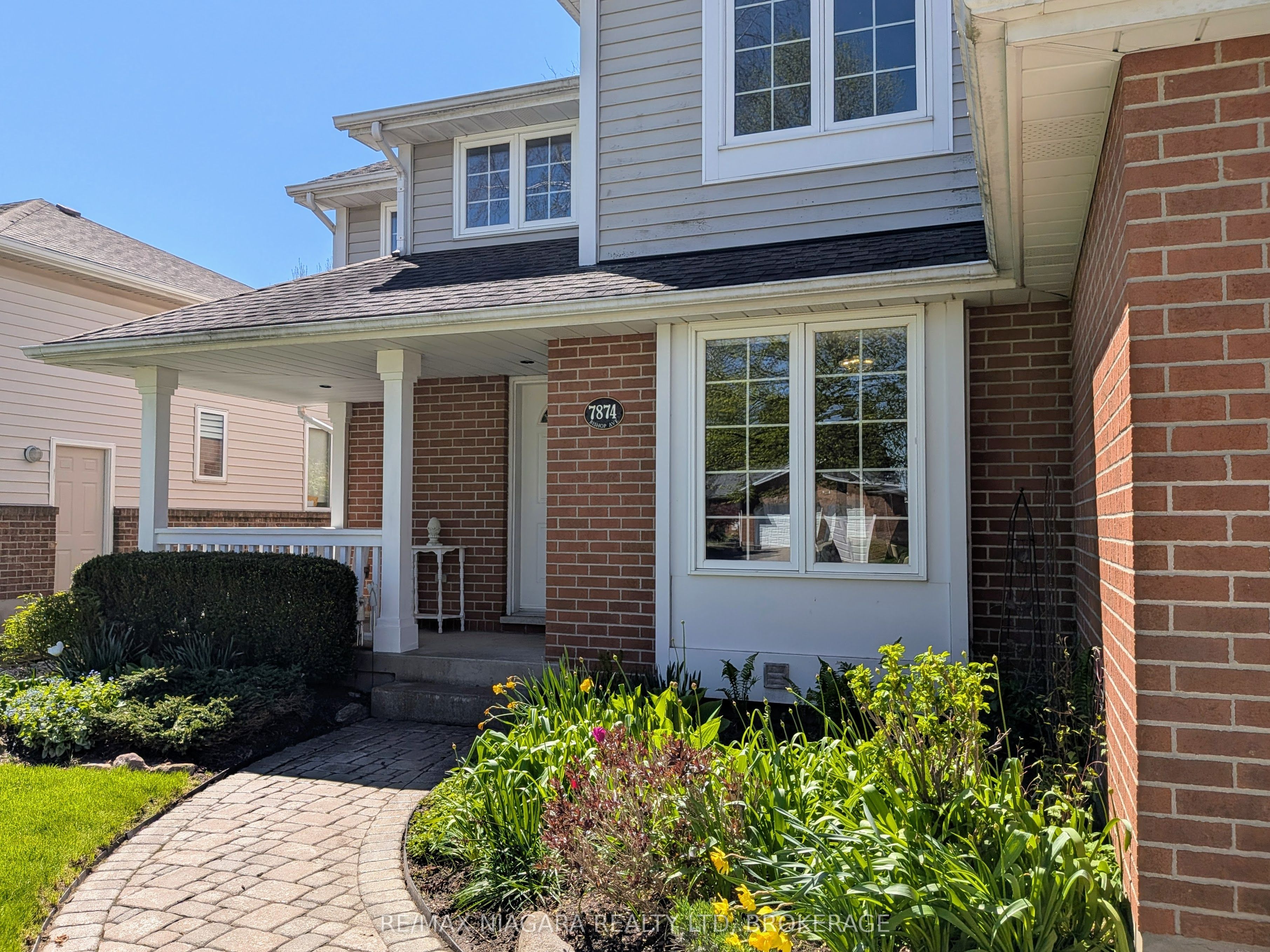 7874 Bishop Avenue, Niagara Falls, ON L2H 3C6 photo 2