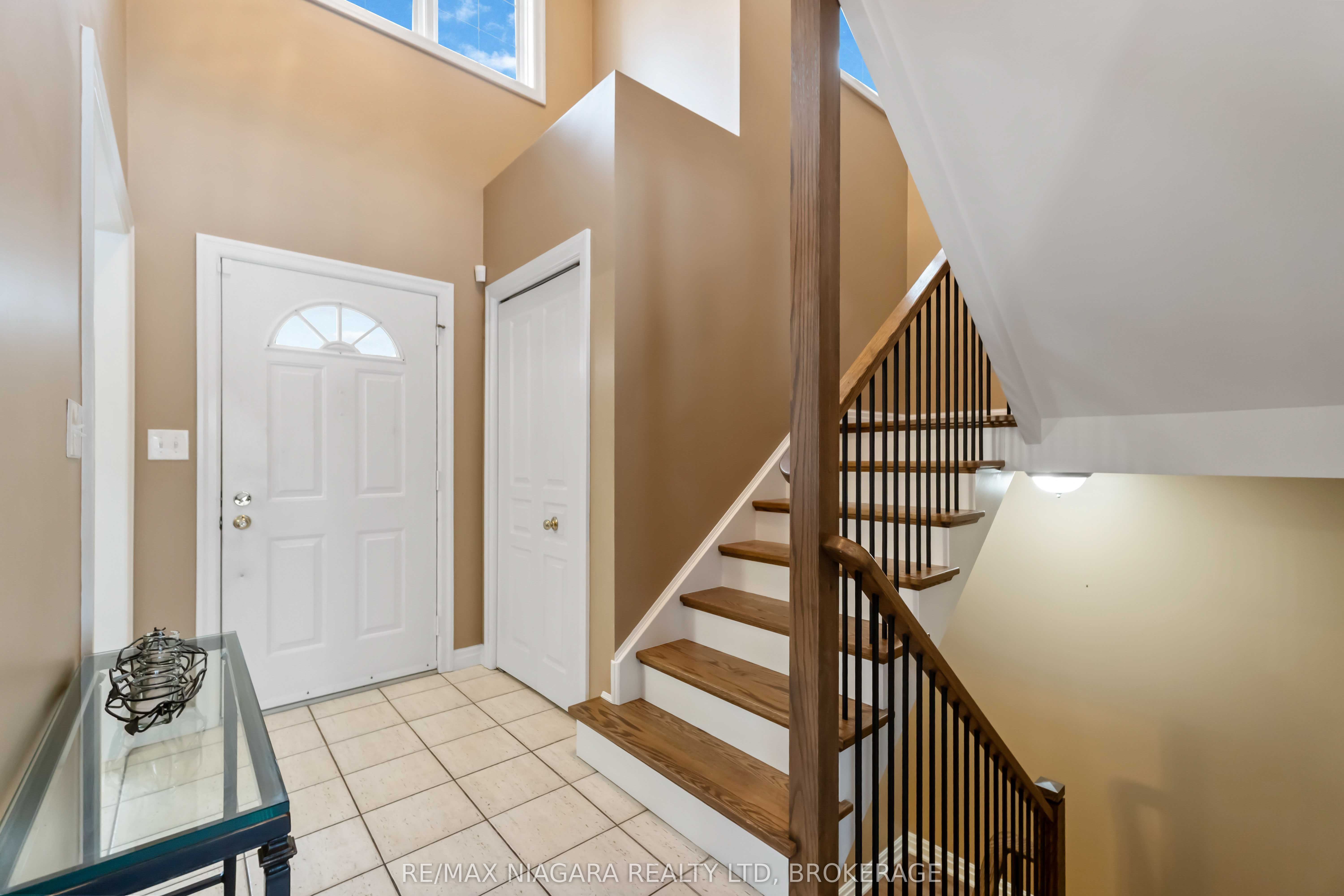 7874 Bishop Avenue, Niagara Falls, ON L2H 3C6 photo 4