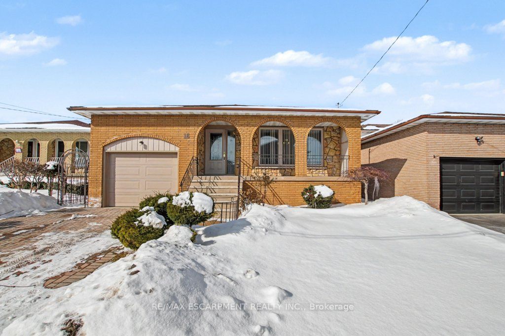 18 RIDLEY Drive, Hamilton, ON L8W 1J2