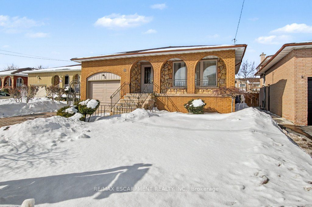 18 RIDLEY Drive, Hamilton, ON L8W 1J2 photo 2
