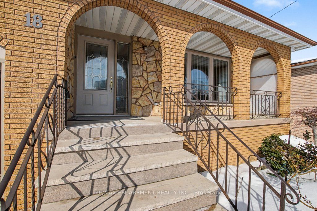 18 RIDLEY Drive, Hamilton, ON L8W 1J2 photo 4