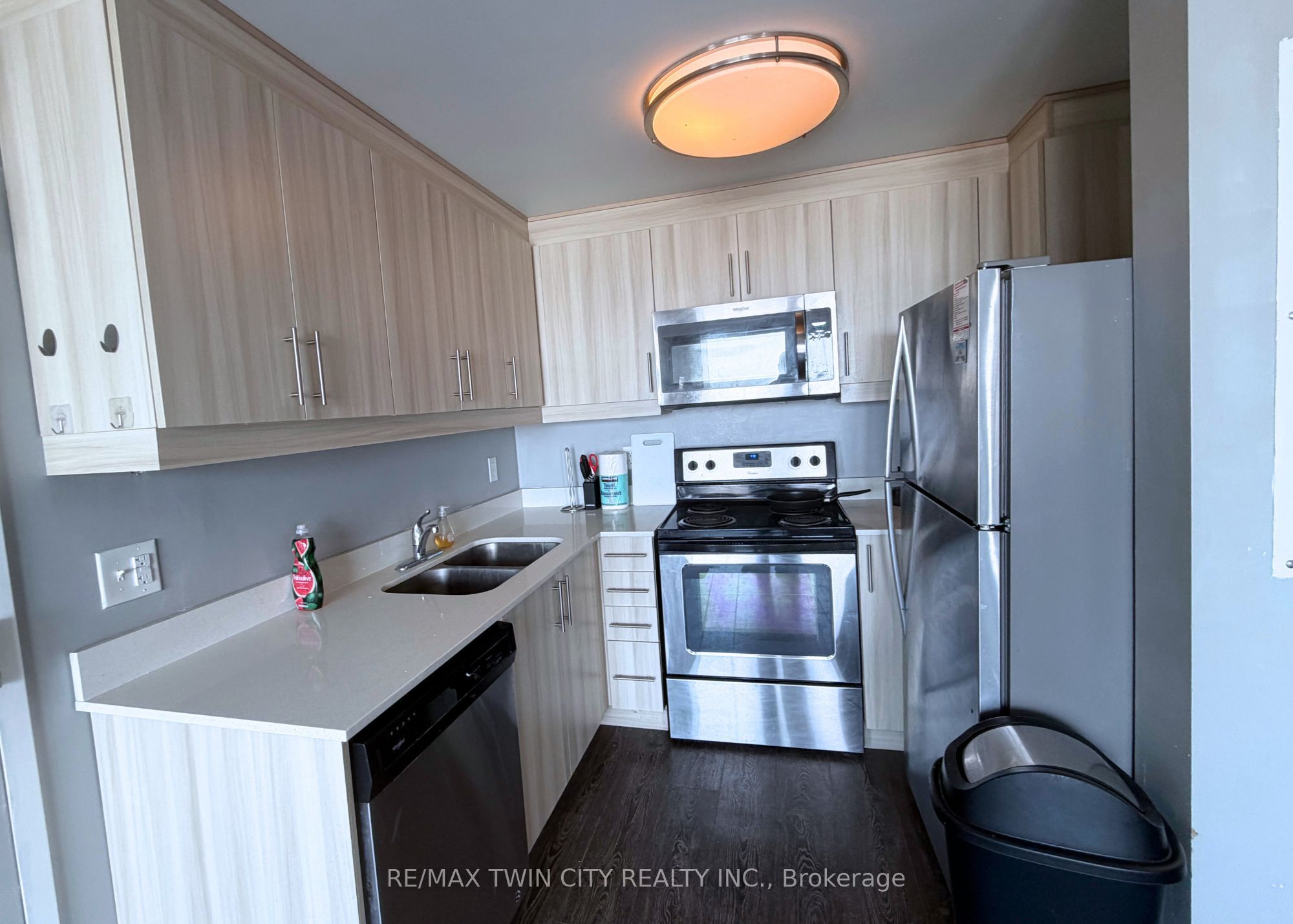 158 King Street N 8-2604, Waterloo, ON N2J 0E5 photo 3