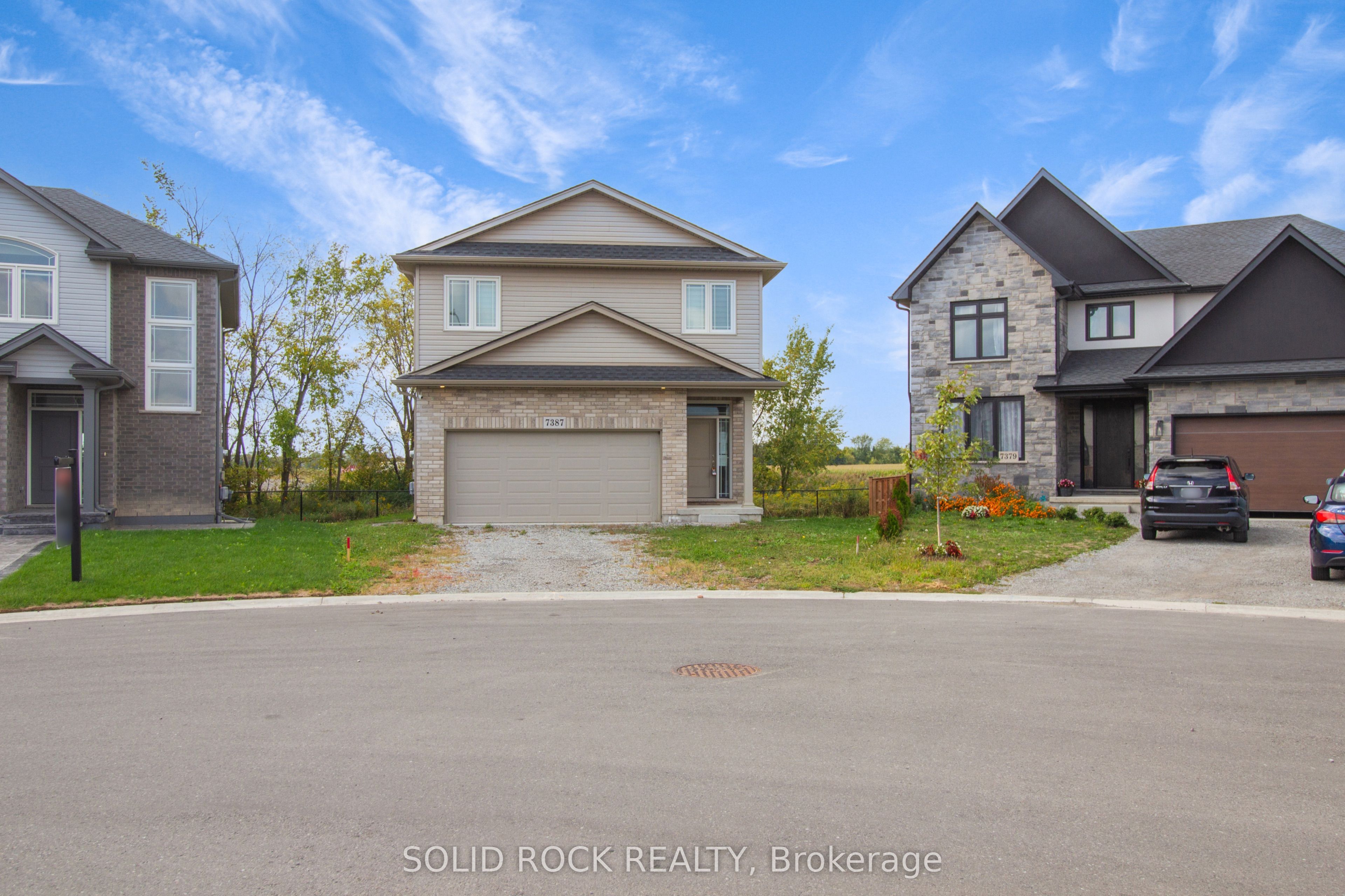 7387 Sherrilee Crescent, Niagara Falls, ON L2H 3T4