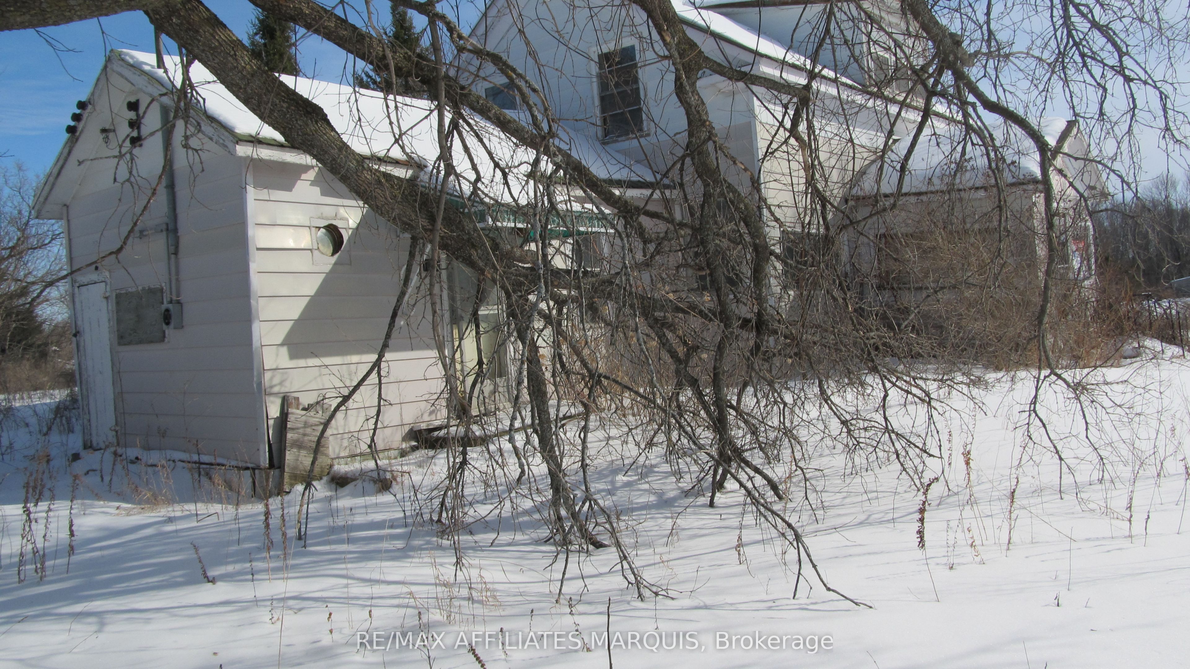 15554 SAVING Street, South Stormont, ON K0C 1Y0 photo 3