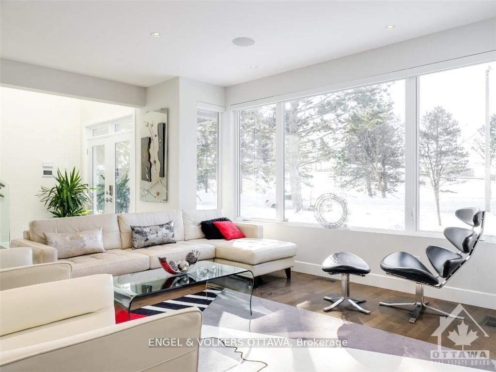 615 Island Park Crescent, Tunneys Pasture and Ottawa West, ON K1Y 3P4 photo 3