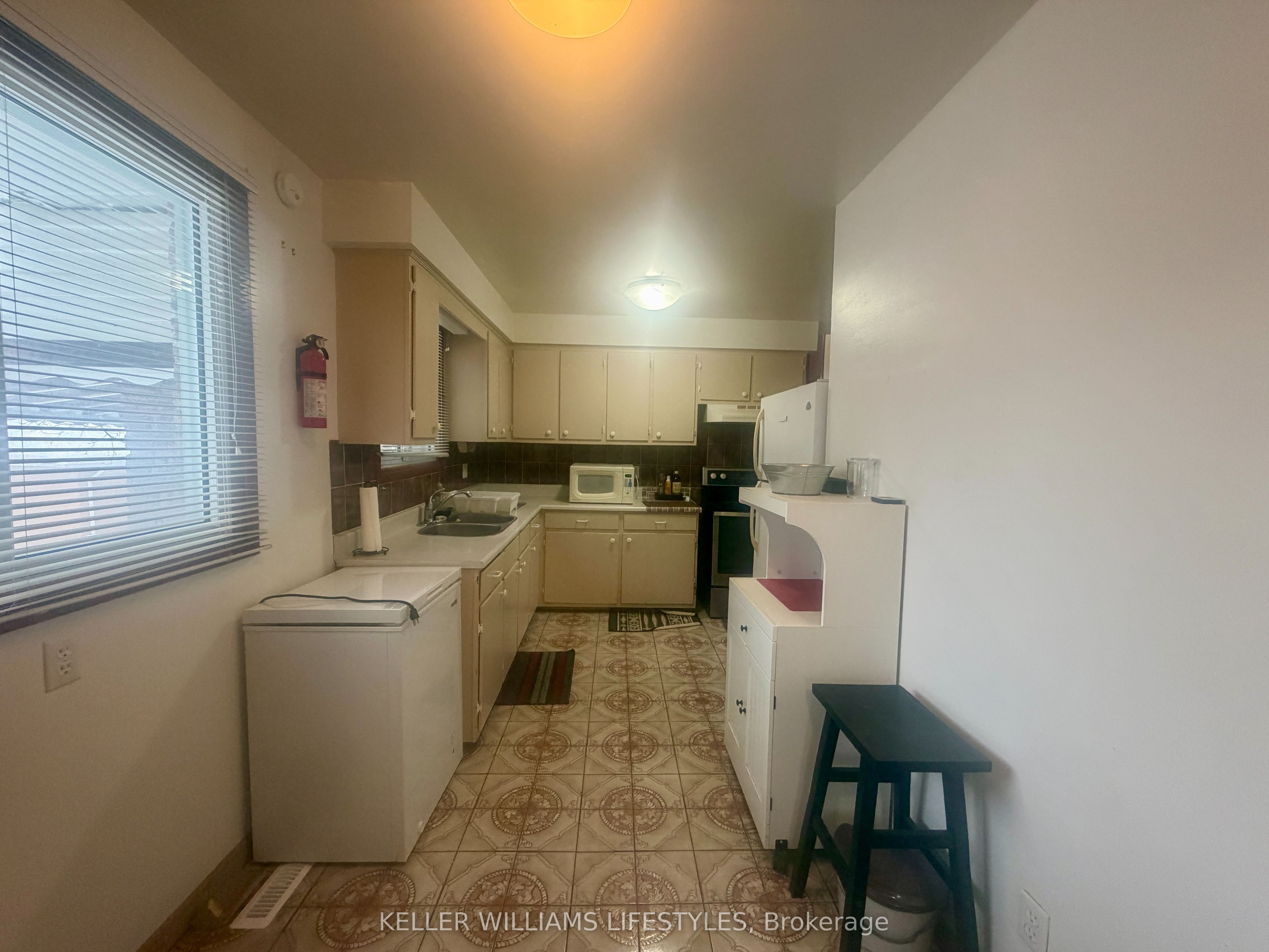 156 Paperbirch Crescent, London North, ON N6G 1L7 photo 2