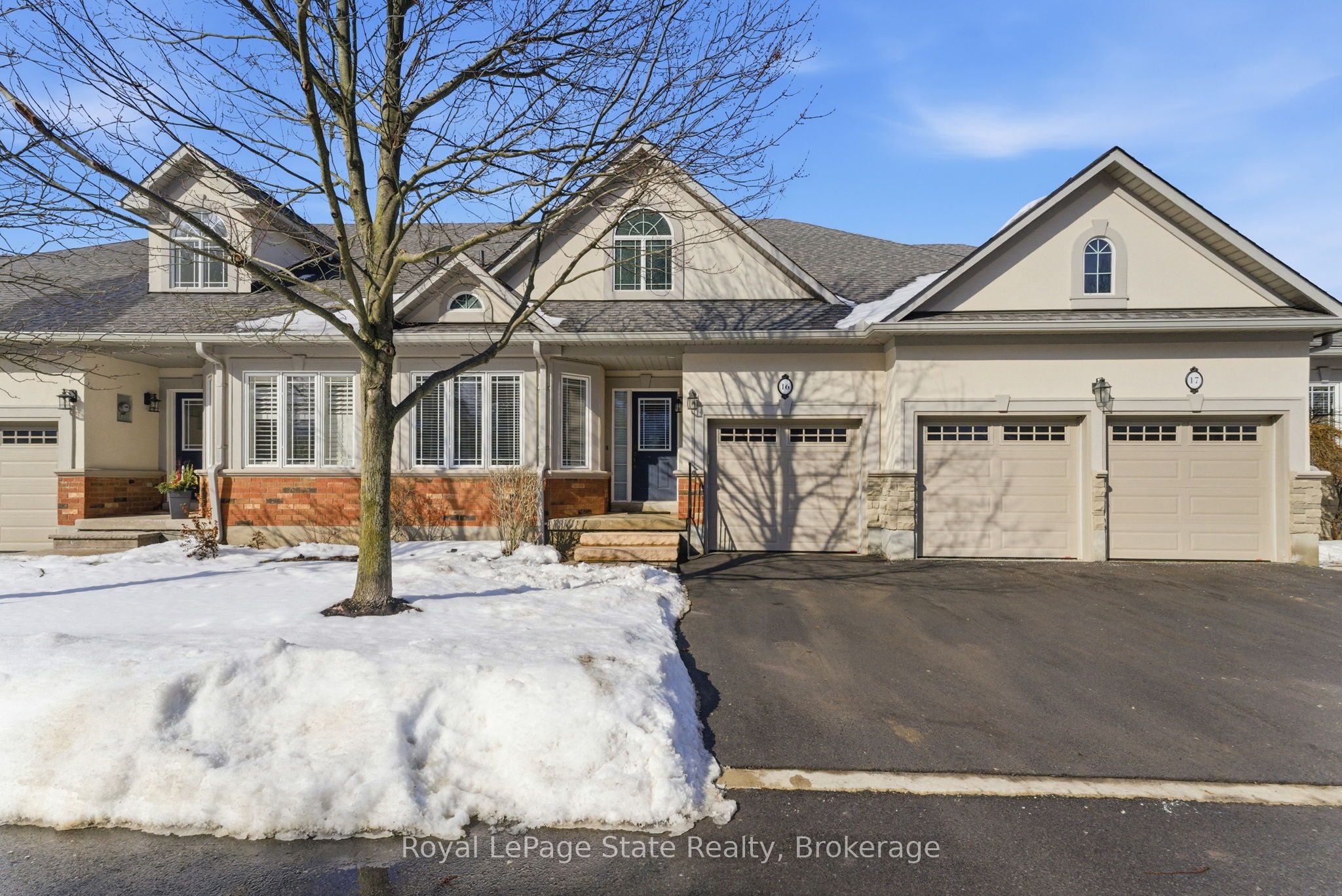 40 Wesleyan Court 16, Hamilton, ON L9G 5C7
