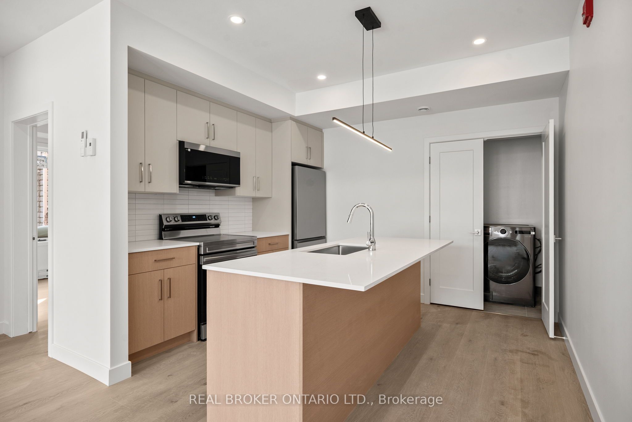 184 Woodroffe Avenue 6, Woodroffe, ON K2A 3T9 photo 5