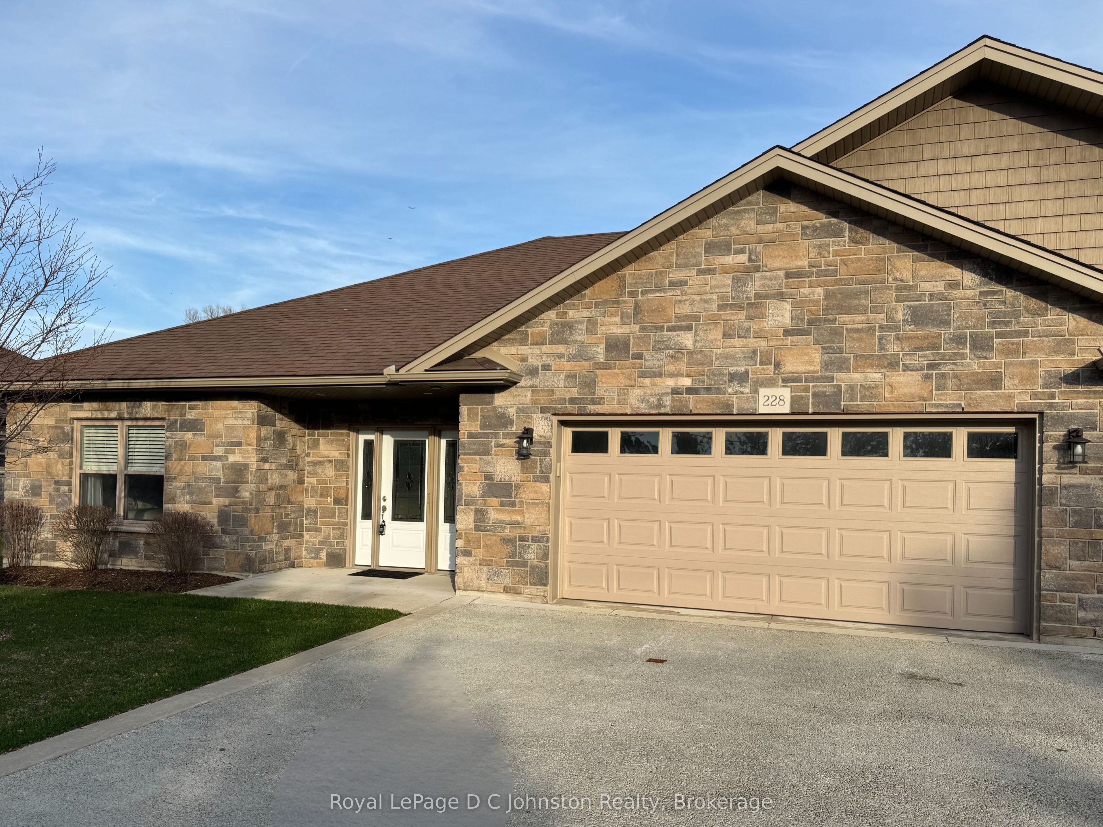 228 Grey Street S, Saugeen Shores, ON N0H 2L0 photo 4