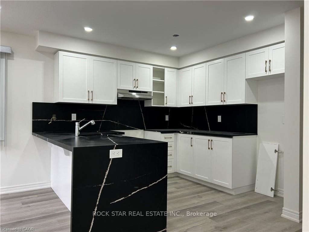 73 Dryden Lane, Hamilton, ON L8H 0B6 photo 2