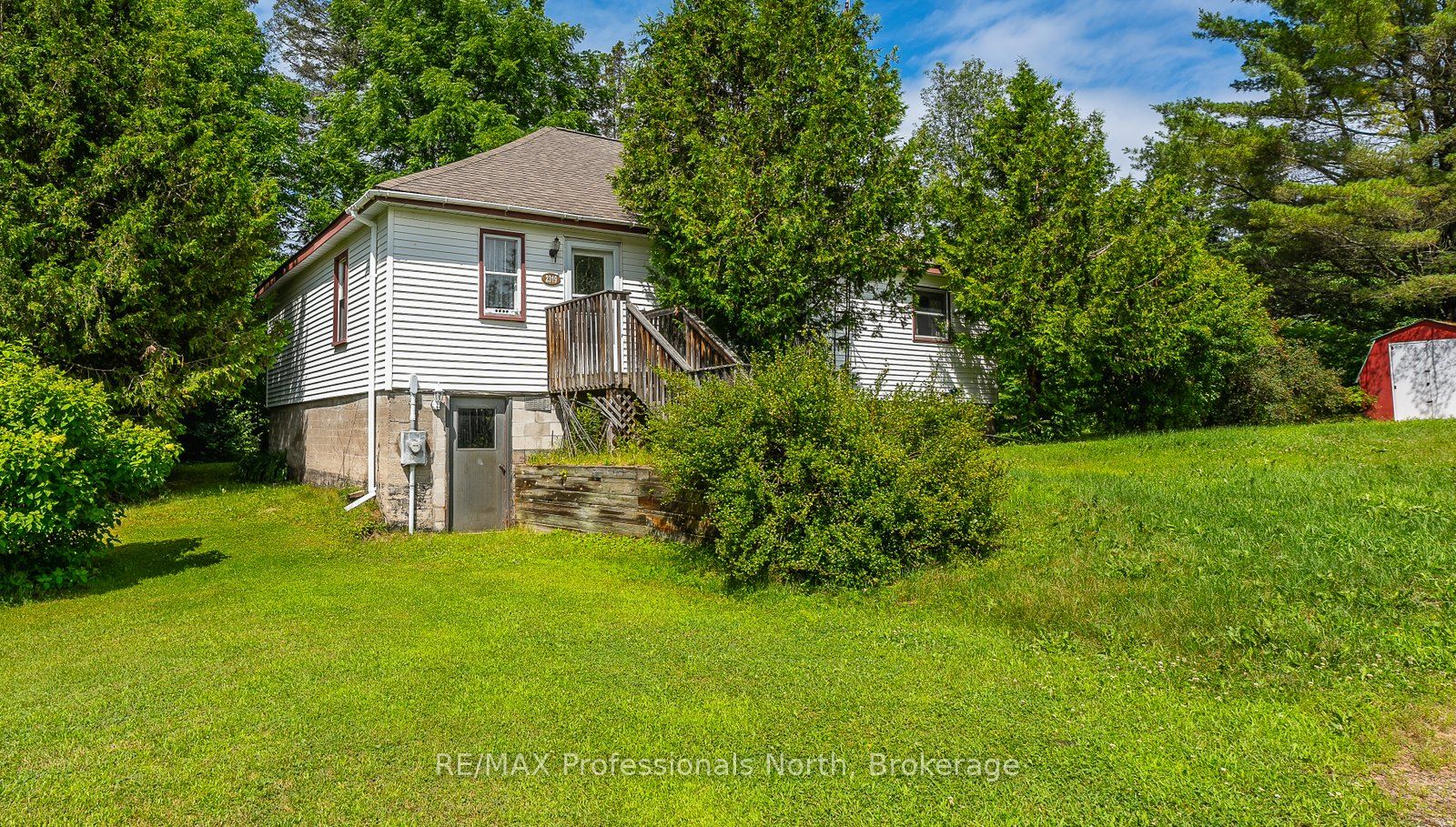2319 Loop Road, Highlands East, ON K0L 3C0 photo 2