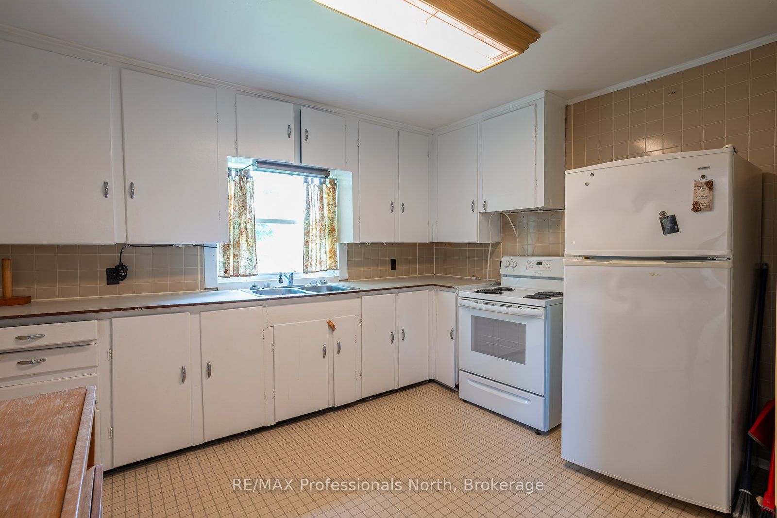 2319 Loop Road, Highlands East, ON K0L 3C0 photo 4