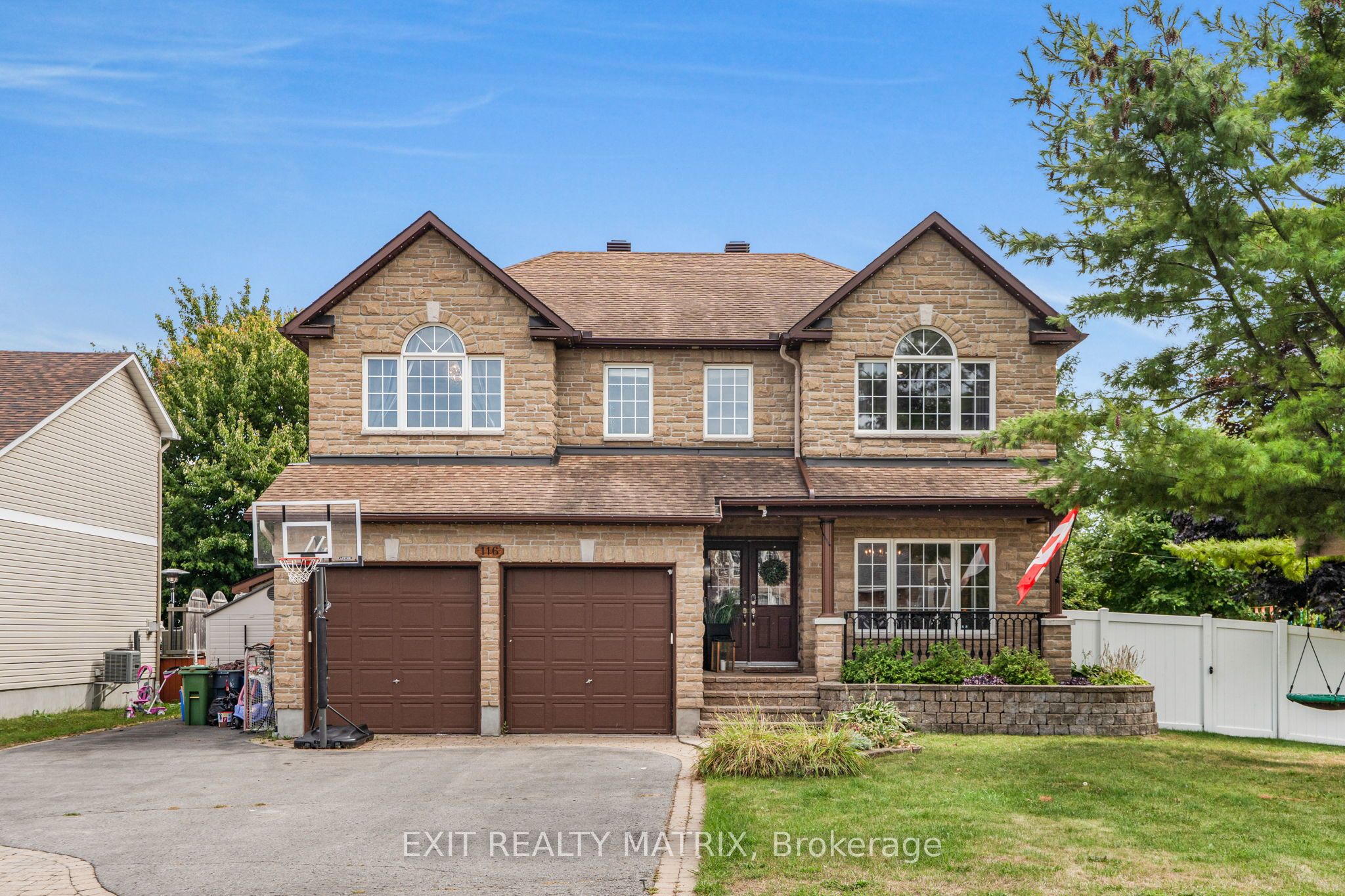 116 LAMADELEINE Boulevard, Russell, ON K0A 1W1