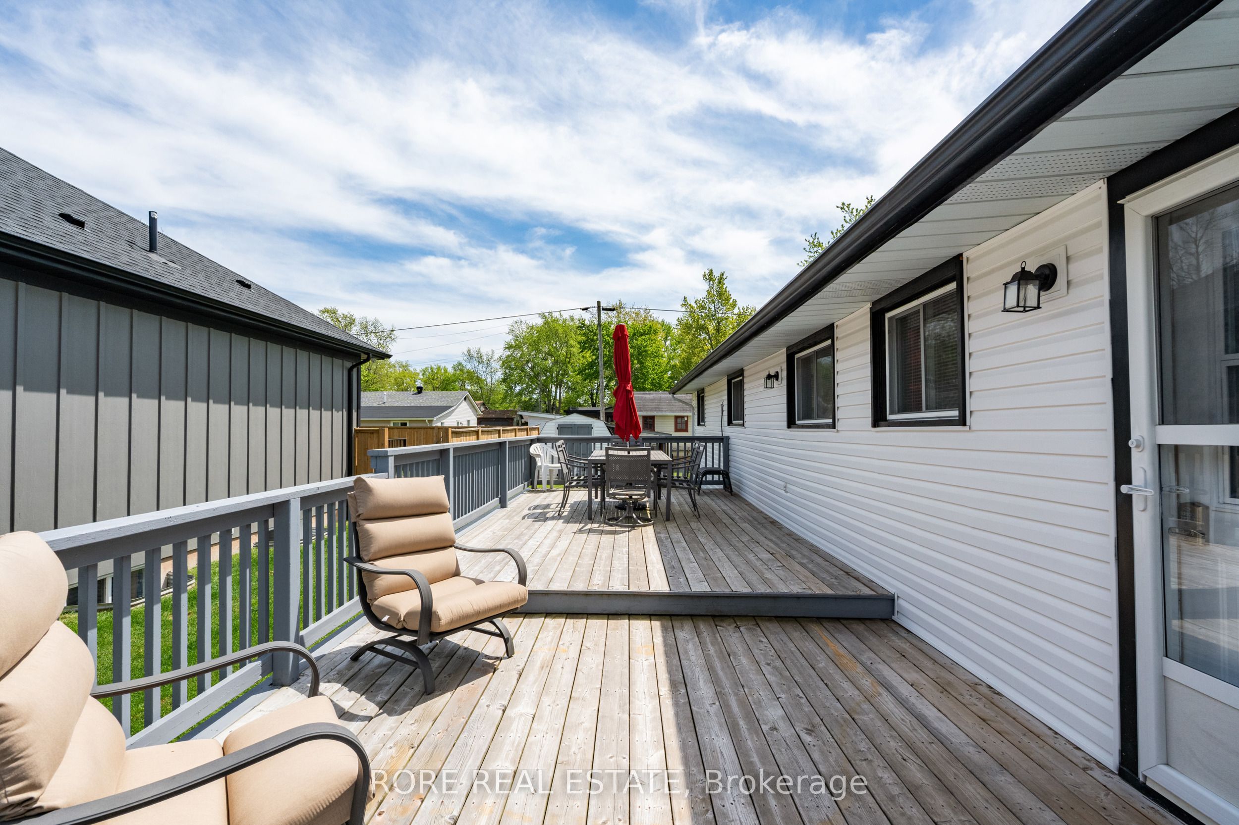 128 Cook Avenue, Fort Erie, ON L0S 1N0 photo 2