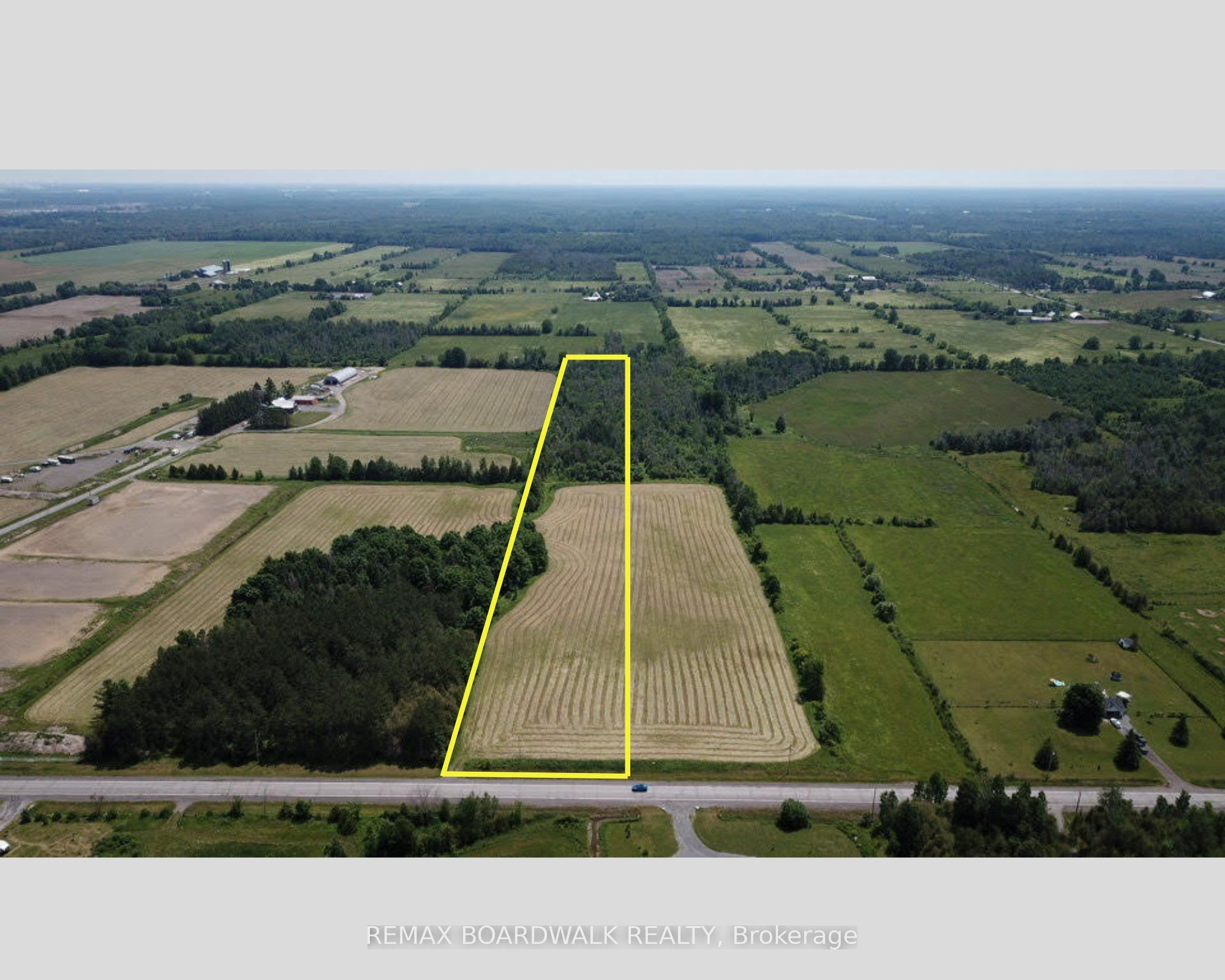 7020 Fallowfield Acres, Stittsville - Munster - Richmond, ON K2S 1B8 photo 2
