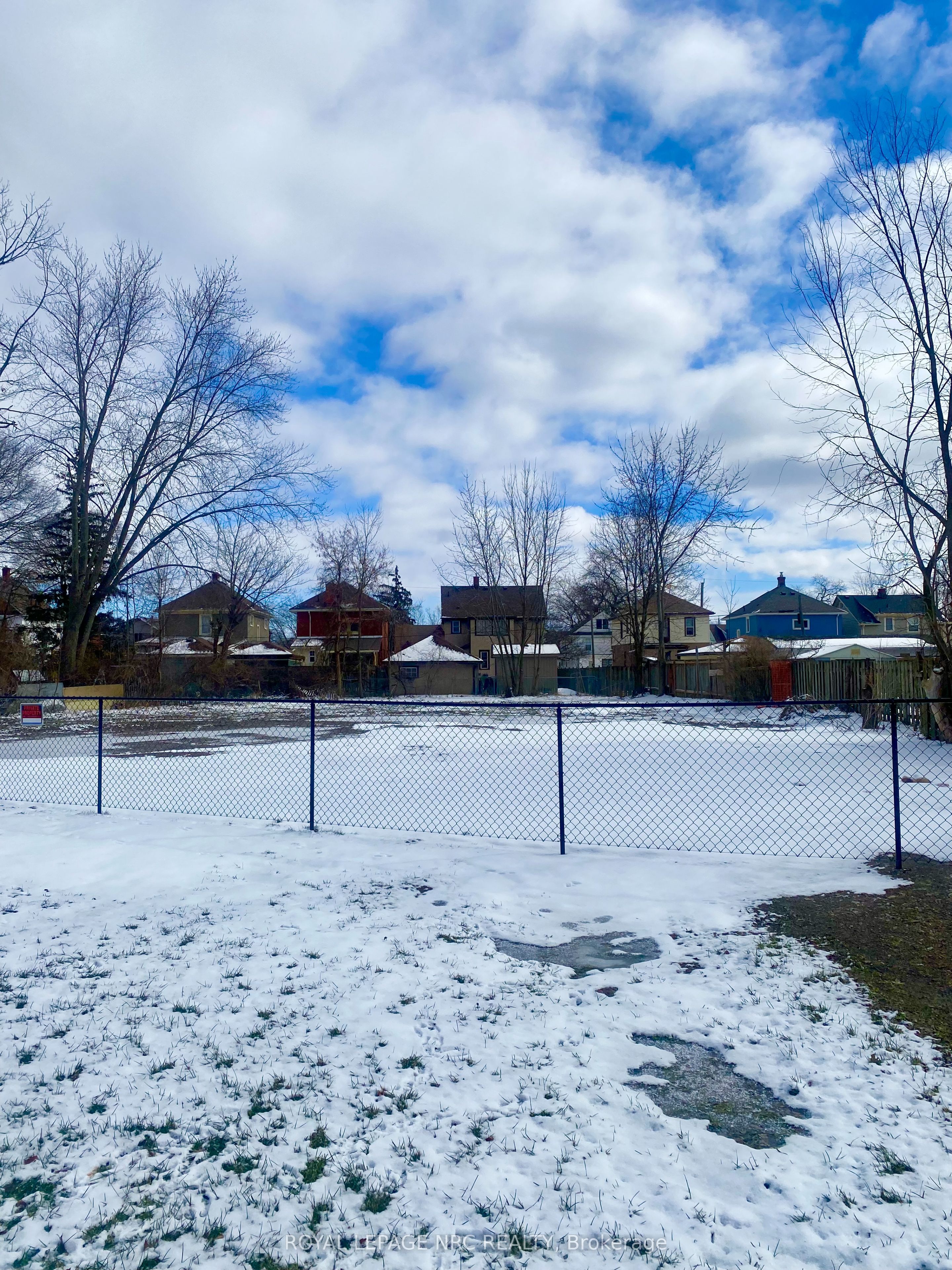 45 Riverside Drive, Welland, ON L3C 5C9 photo 2