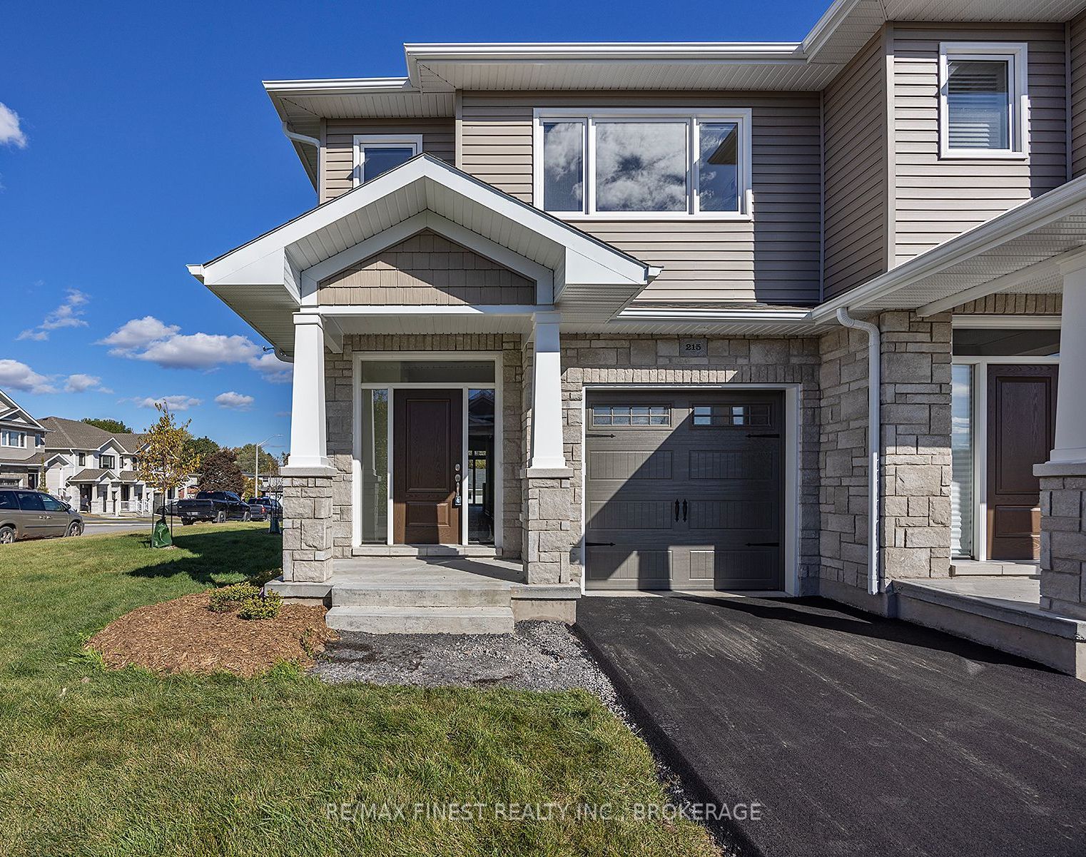 215 HERITAGE PARK Drive, Greater Napanee, ON K7R 3Y1 photo 4