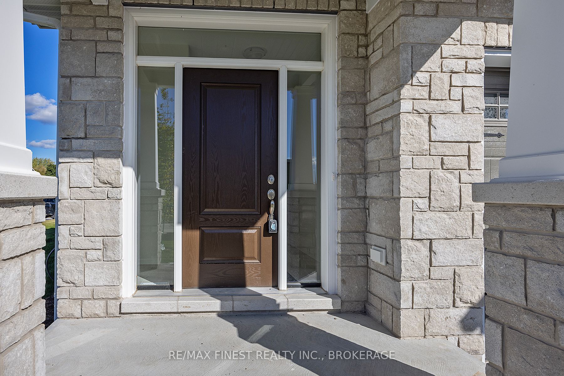 215 HERITAGE PARK Drive, Greater Napanee, ON K7R 3Y1 photo 5