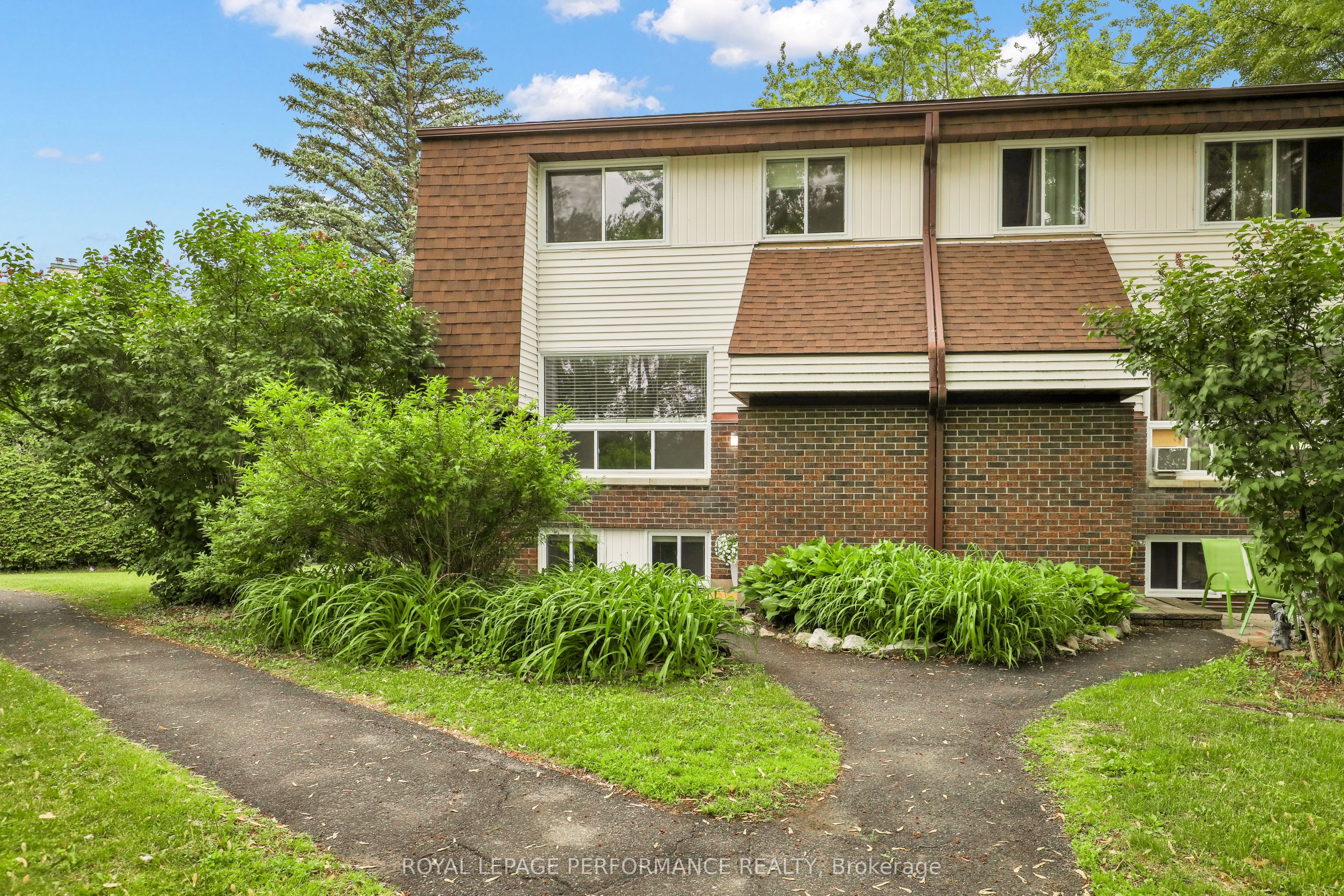 8D Lovell Lane, Bells Corners and South to Fallowfield, ON K2H 9B6 photo 4