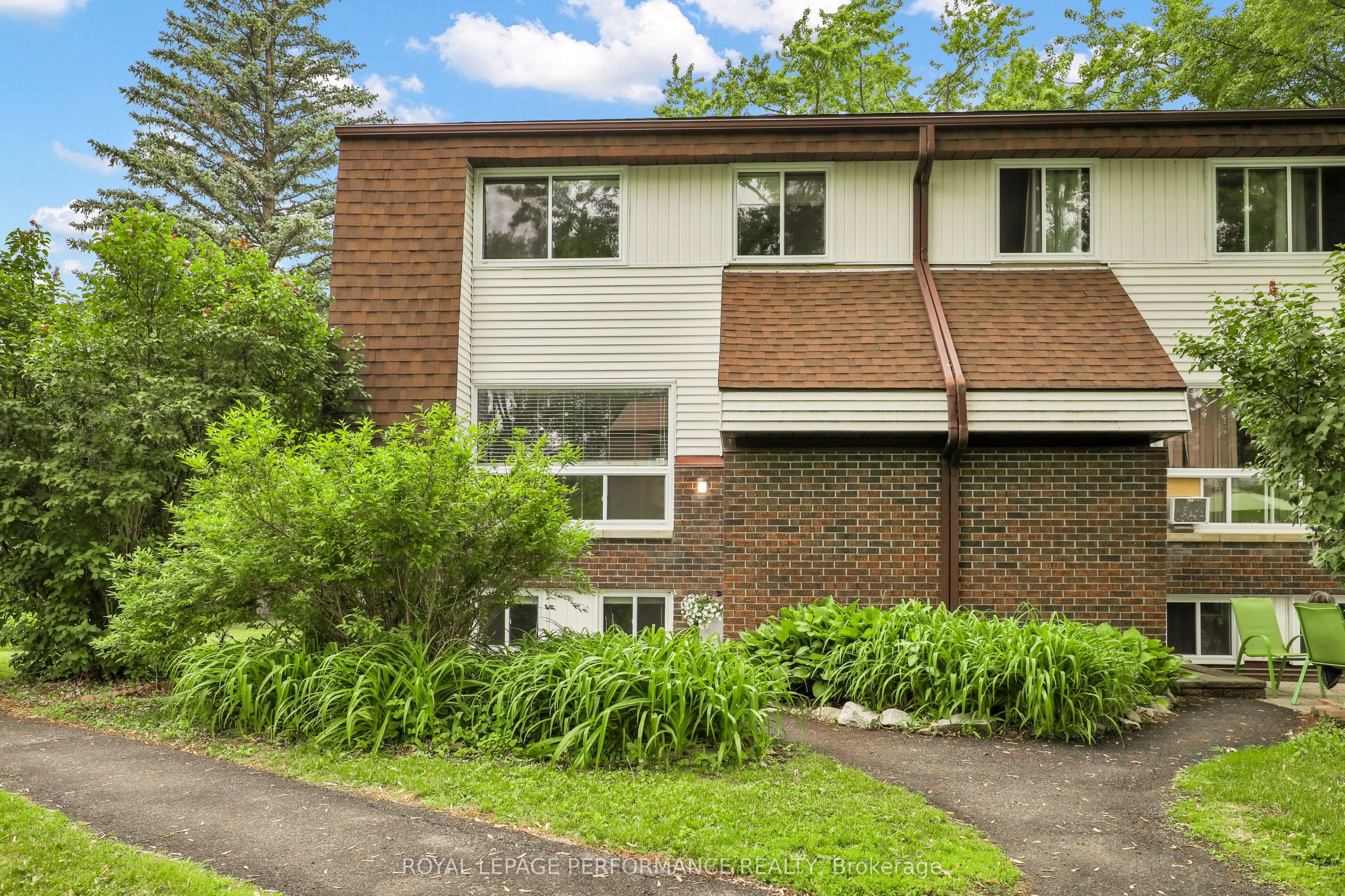 8D Lovell Lane, Bells Corners and South to Fallowfield, ON K2H 9B6 photo 5