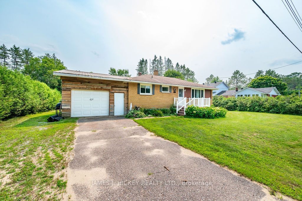 115 Lorne Place, Laurentian Hills, ON K0J 1P0 photo 4