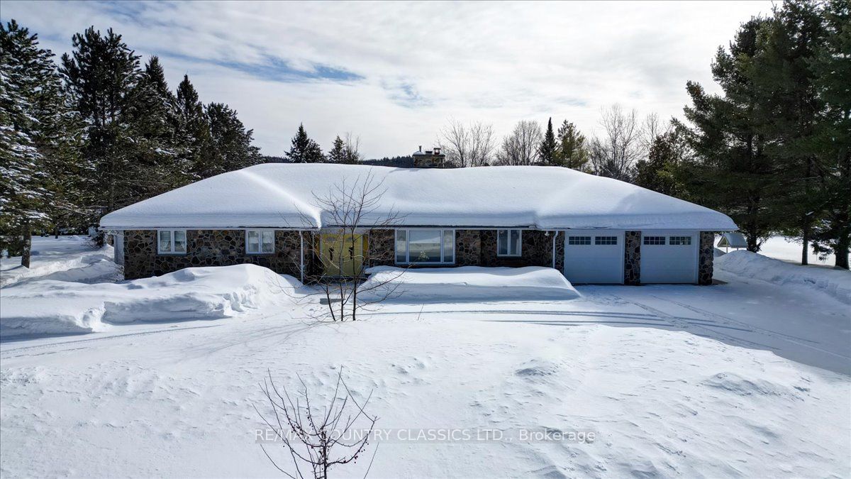 37 Golfview Drive, Bancroft, ON K0L 1C0