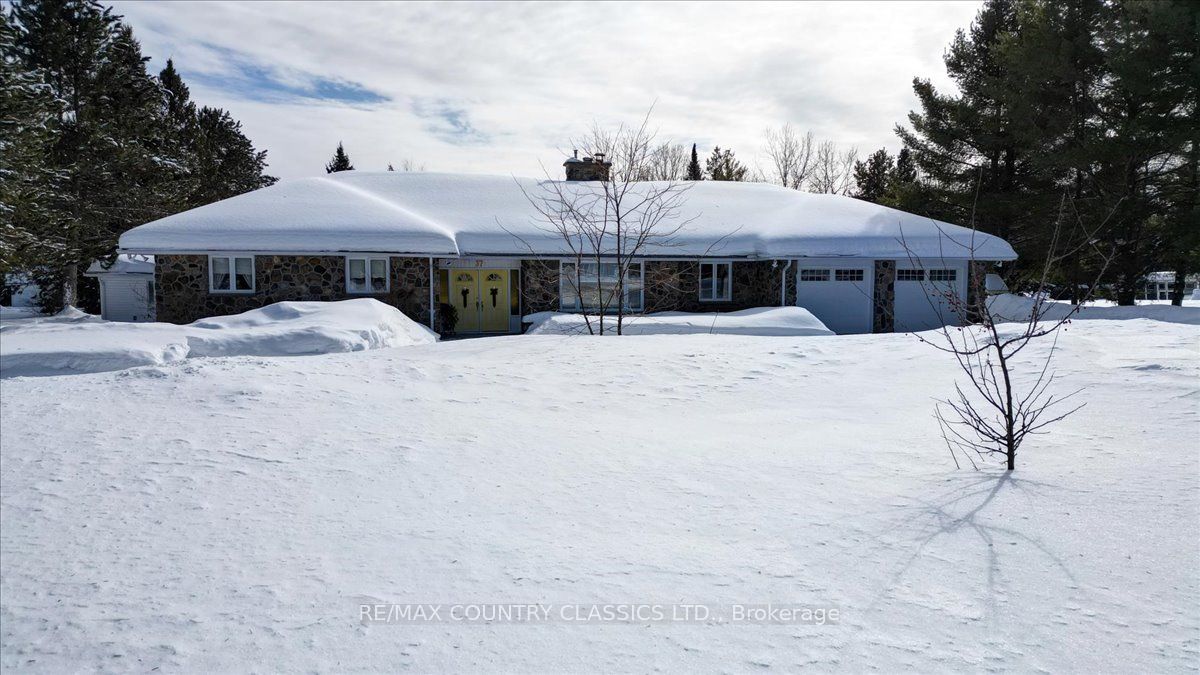 37 Golfview Drive, Bancroft, ON K0L 1C0 photo 2