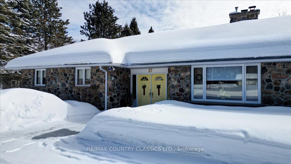 37 Golfview Drive, Bancroft, ON K0L 1C0 photo 3