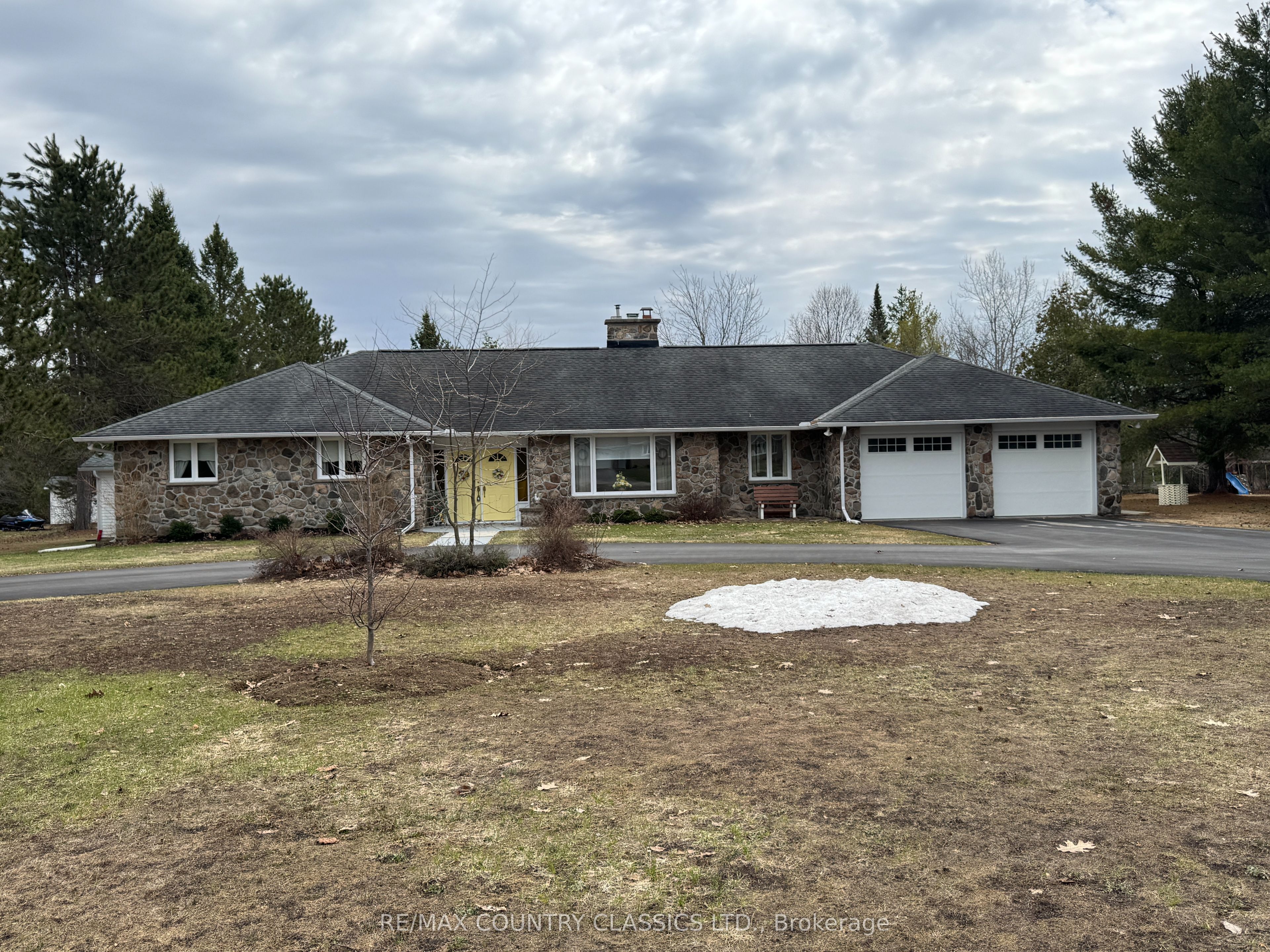 37 Golfview Drive, Bancroft, ON K0L 1C0 photo 5