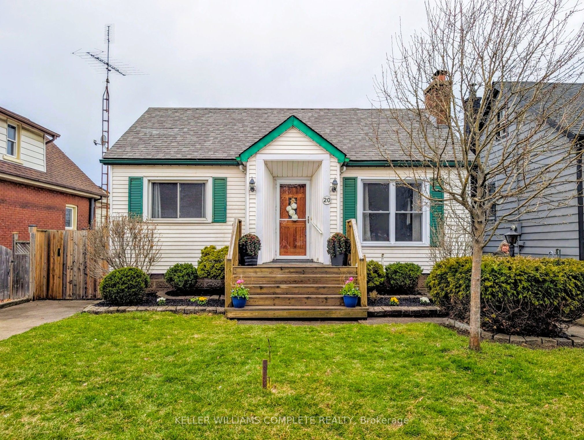 20 East 18th Street, Hamilton, ON L9A 4N7 photo 2