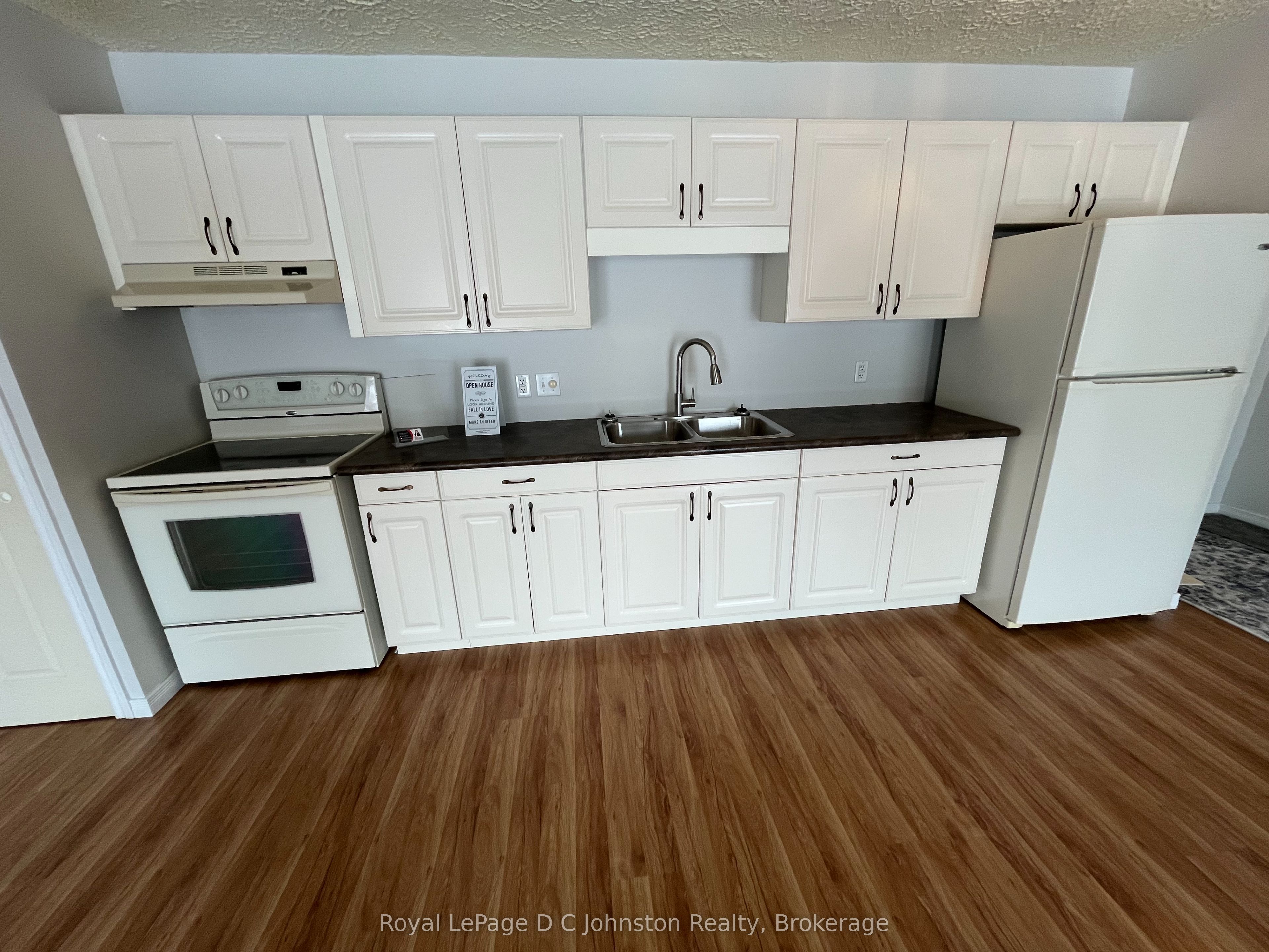 229 Adelaide Street 306, Saugeen Shores, ON N0H 2L0 photo 4