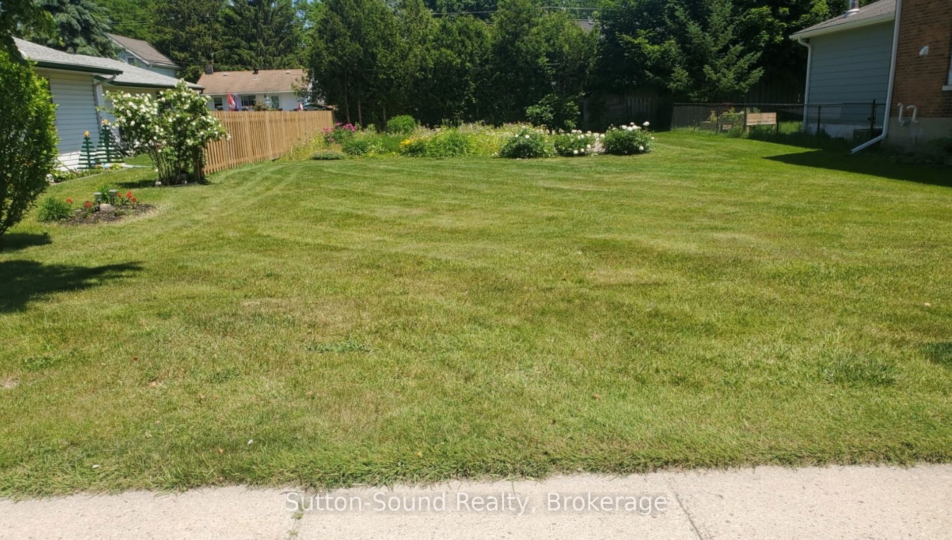 863 5th Avenue W, Owen Sound, ON N4K 5A5 photo 2