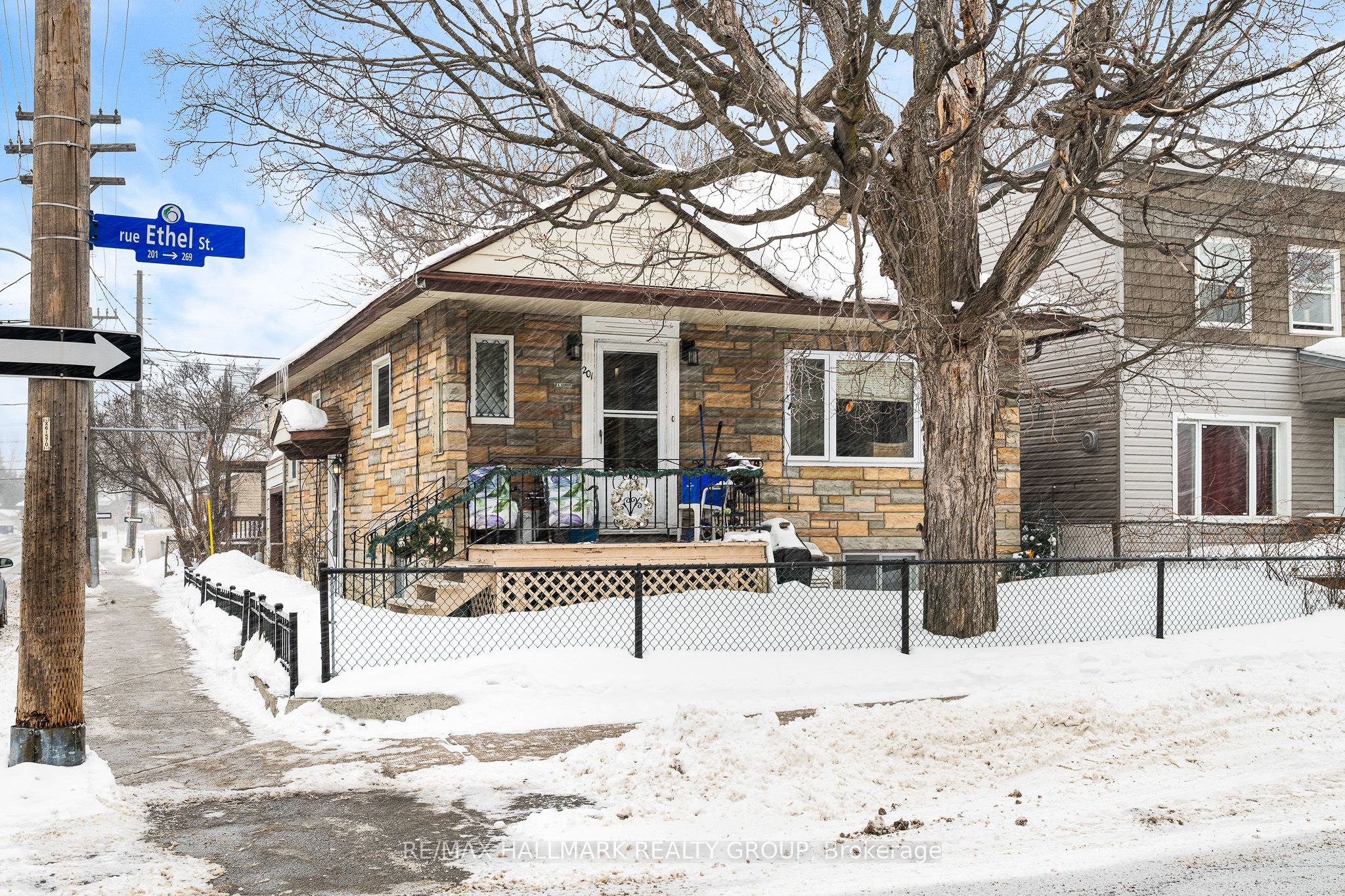 201 Ethel Street, Vanier and Kingsview Park, ON K1L 5X1 photo 5