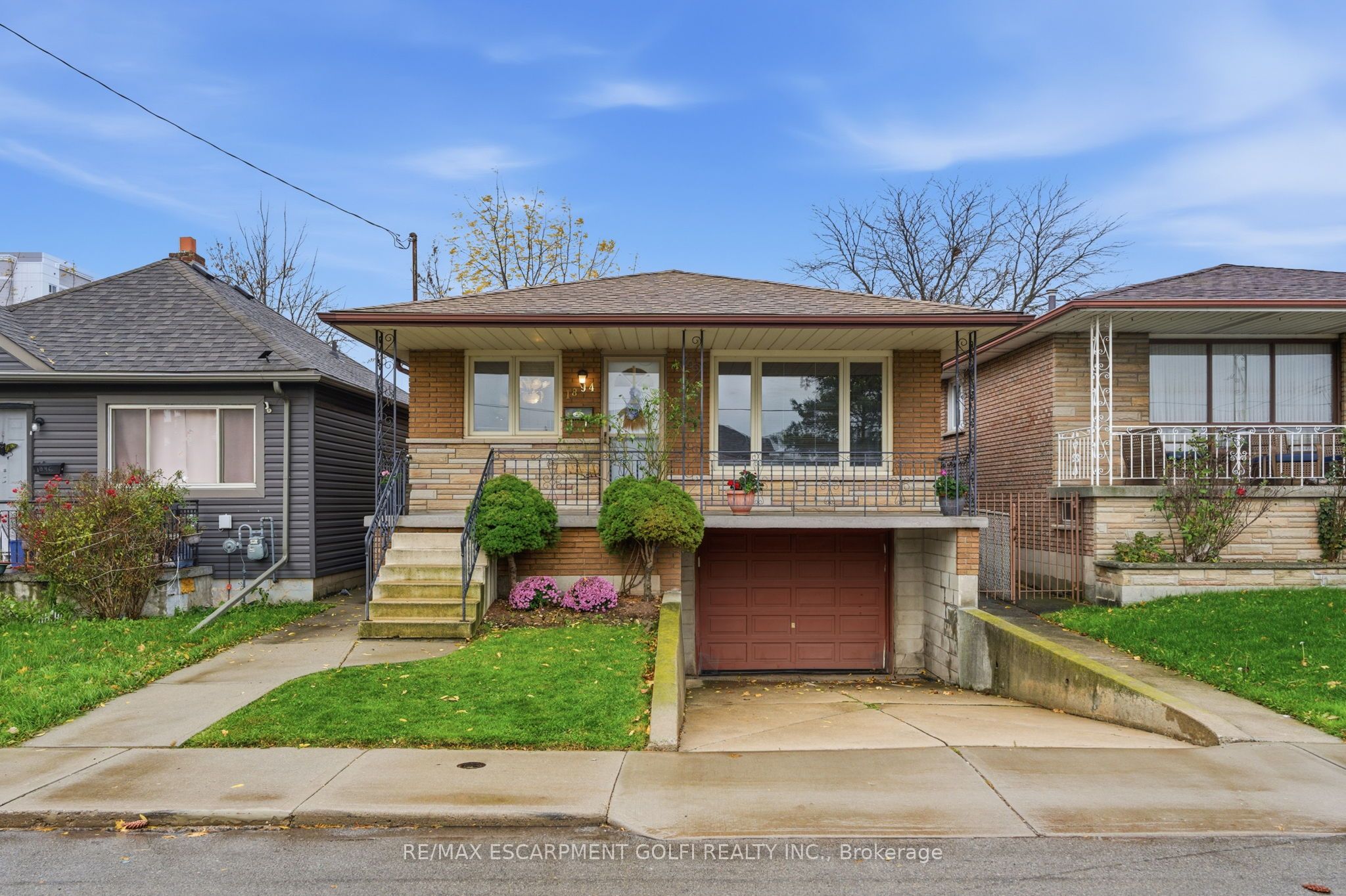 1894 Main Street E, Hamilton, ON L8H 1G5