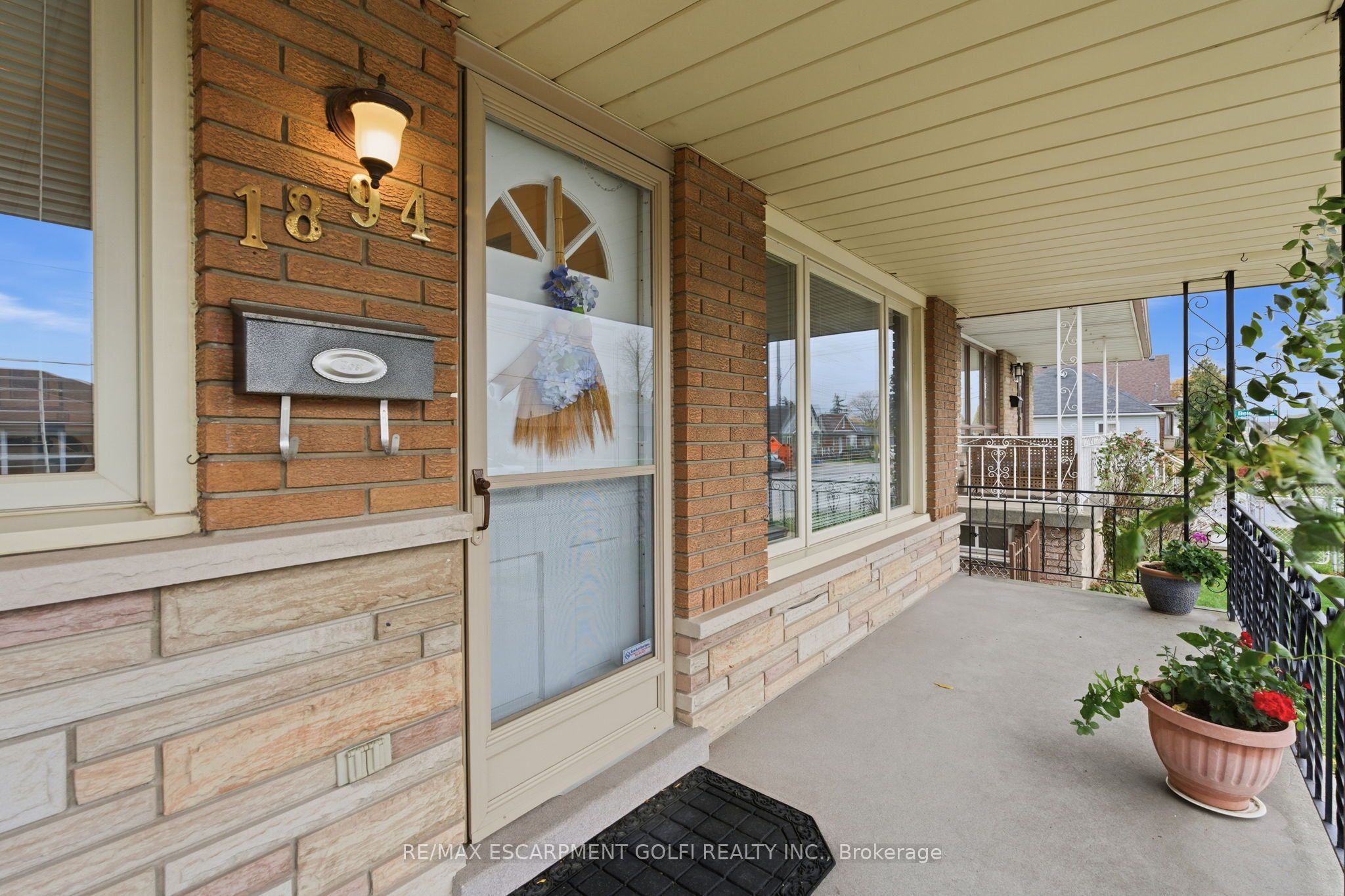 1894 Main Street E, Hamilton, ON L8H 1G5 photo 3