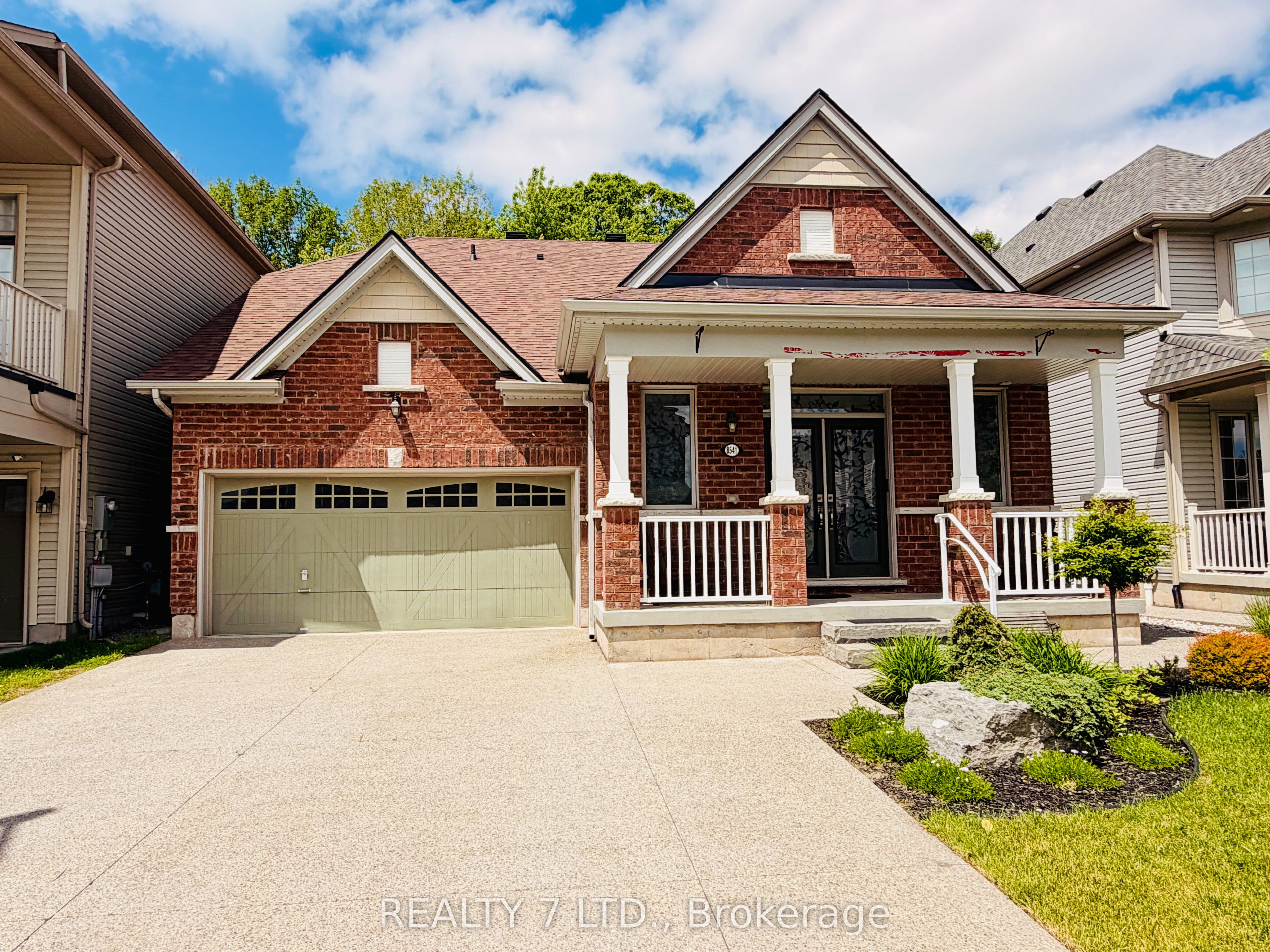 8541 Sweet Chestnut Drive, Niagara Falls, ON L2H 0N1 photo 2