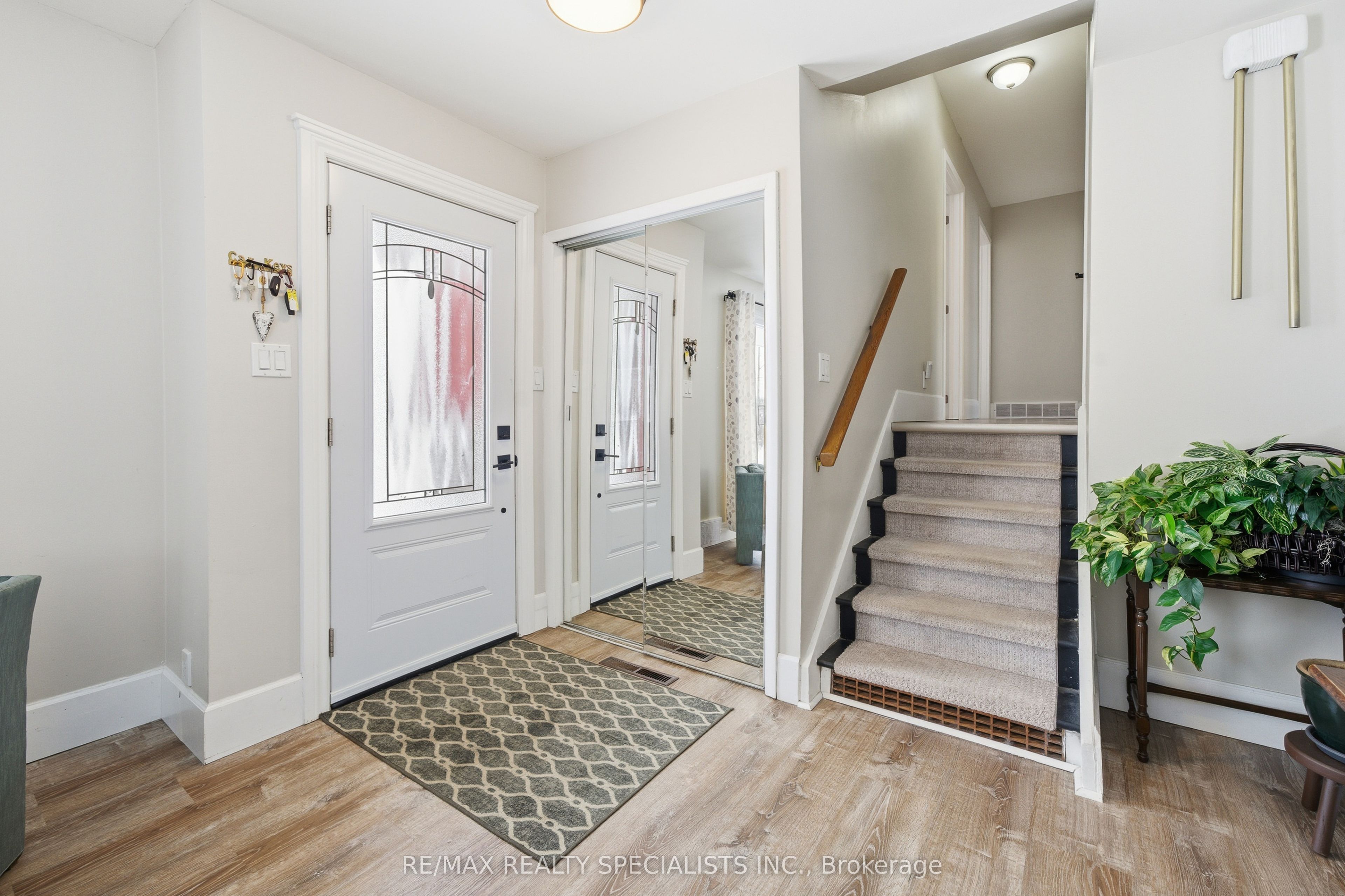 302 King Street, Quinte West, ON K8V 3X5 photo 5