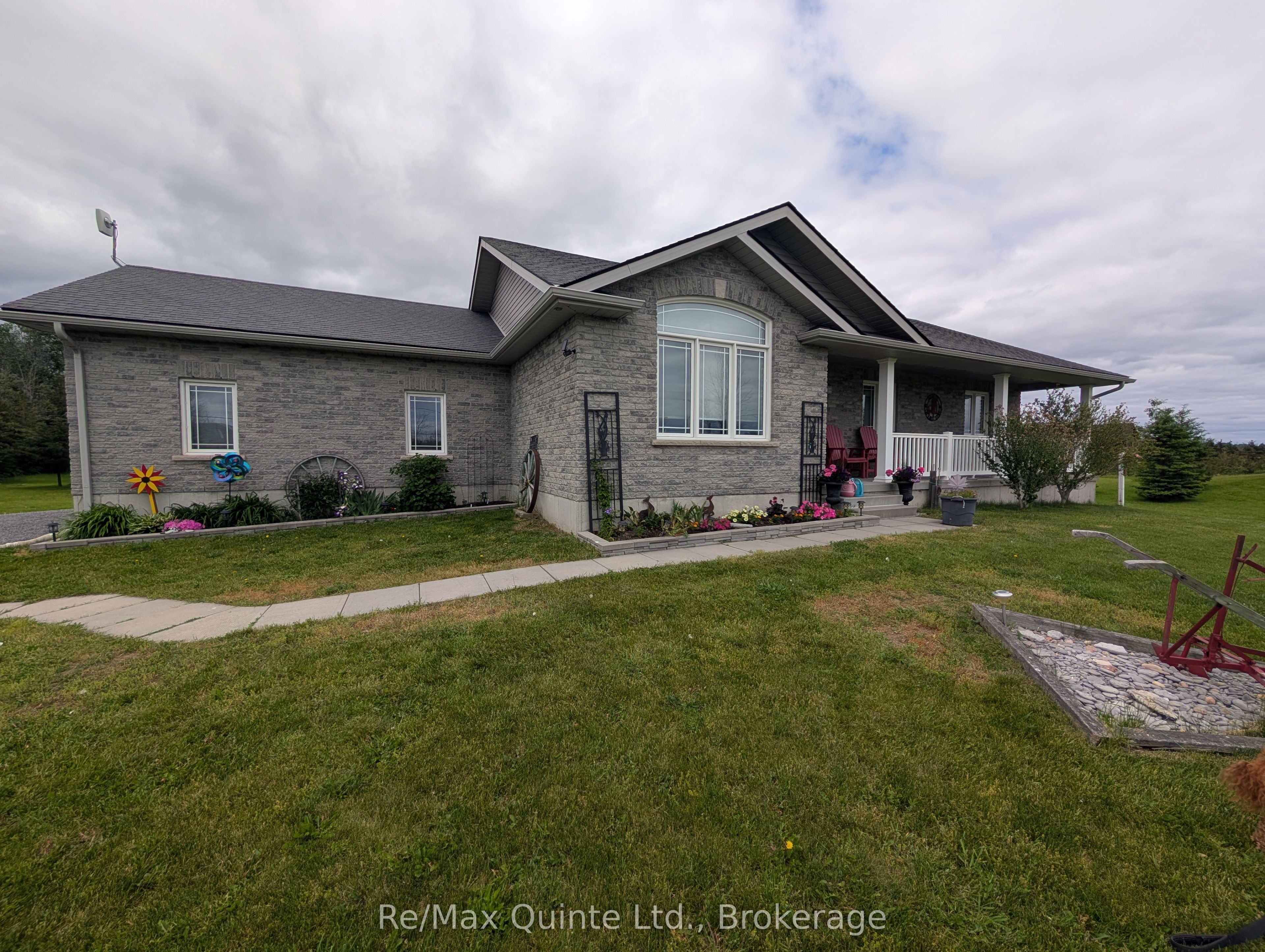 355 Mitchells Crossroad, Prince Edward County, ON K0K 2T0 photo 4