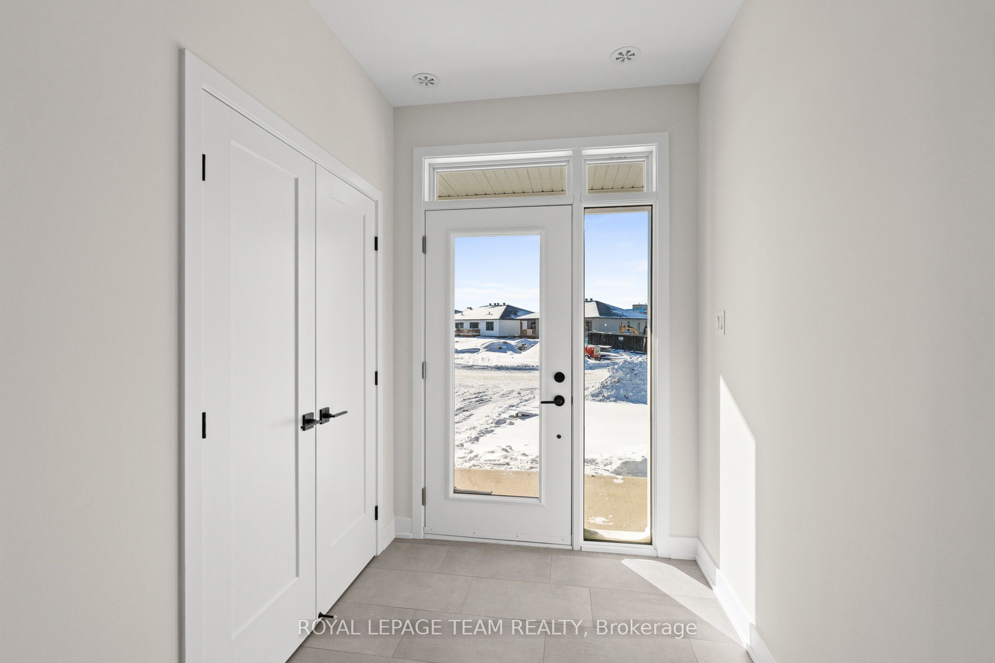 1098 Moore Street 2, Brockville, ON K6V 7N1 photo 4