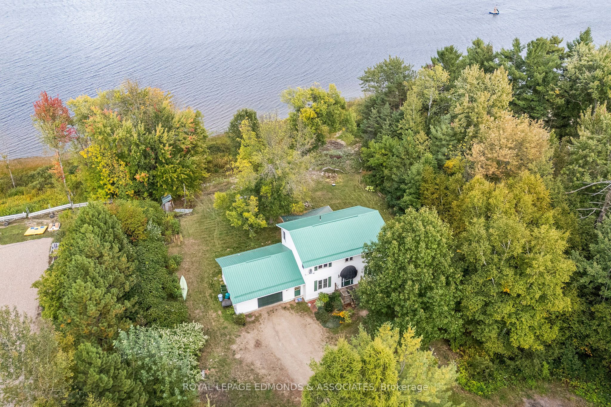 1095 MOUNTAINVIEW Drive, Laurentian Valley, ON K8A 8E3