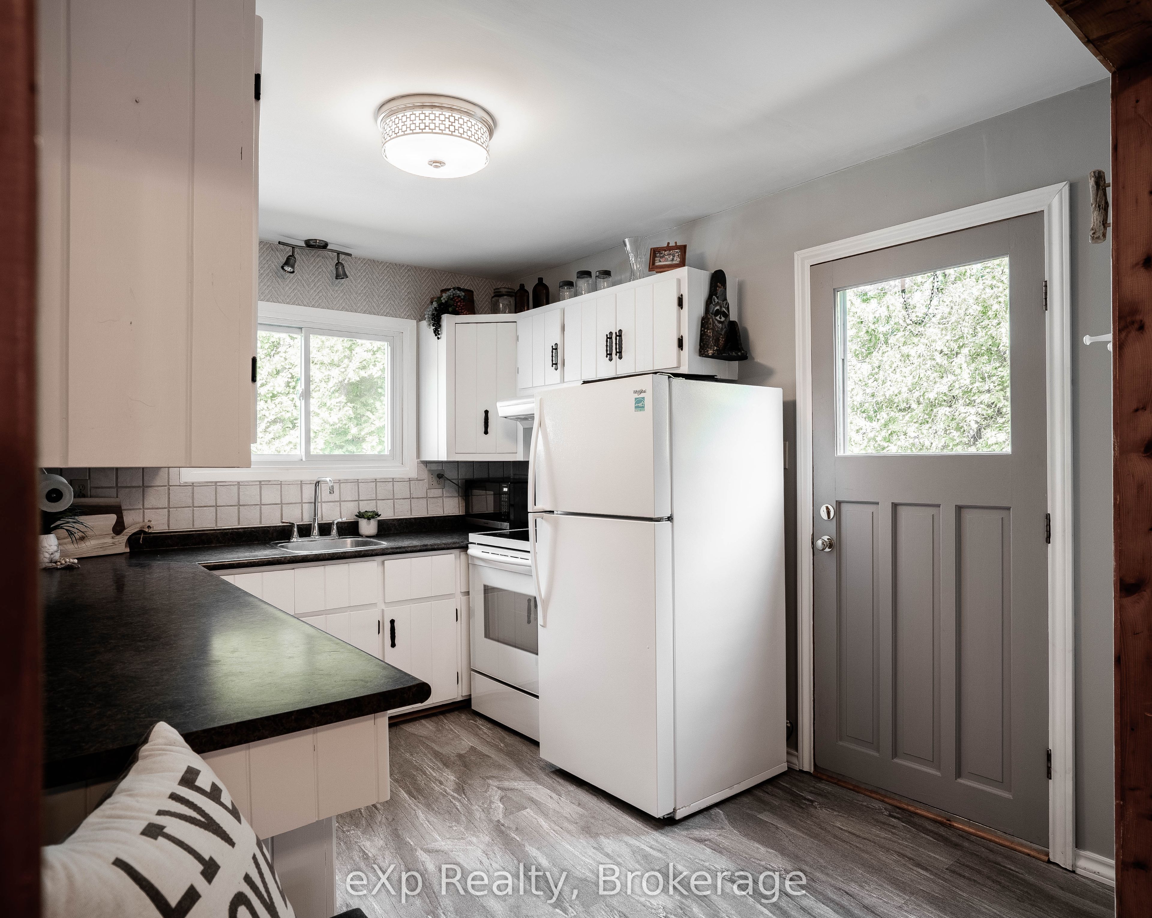 245 Whiskey Harbour Road, Northern Bruce Peninsula, ON N0H 2T0 photo 4