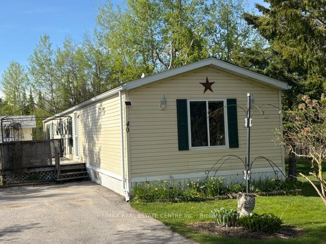 40 Maple Grove Village Road, Southgate, ON N0C 1B0