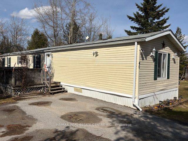 40 Maple Grove Village Road, Southgate, ON N0C 1B0 photo 2