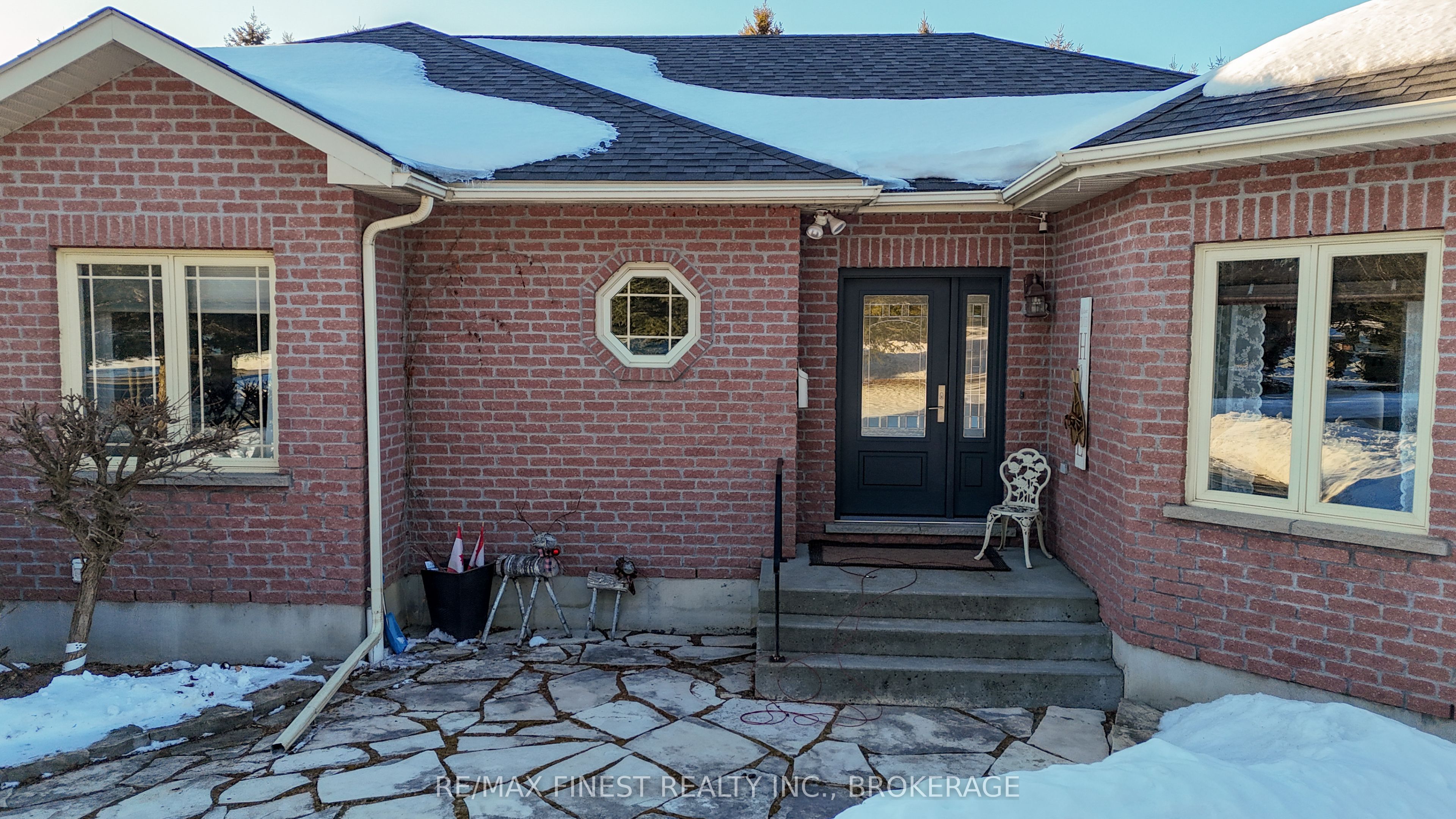 108 Grayrock Crescent, Front of Leeds & Seeleys Bay, ON K7G 2V4 photo 4