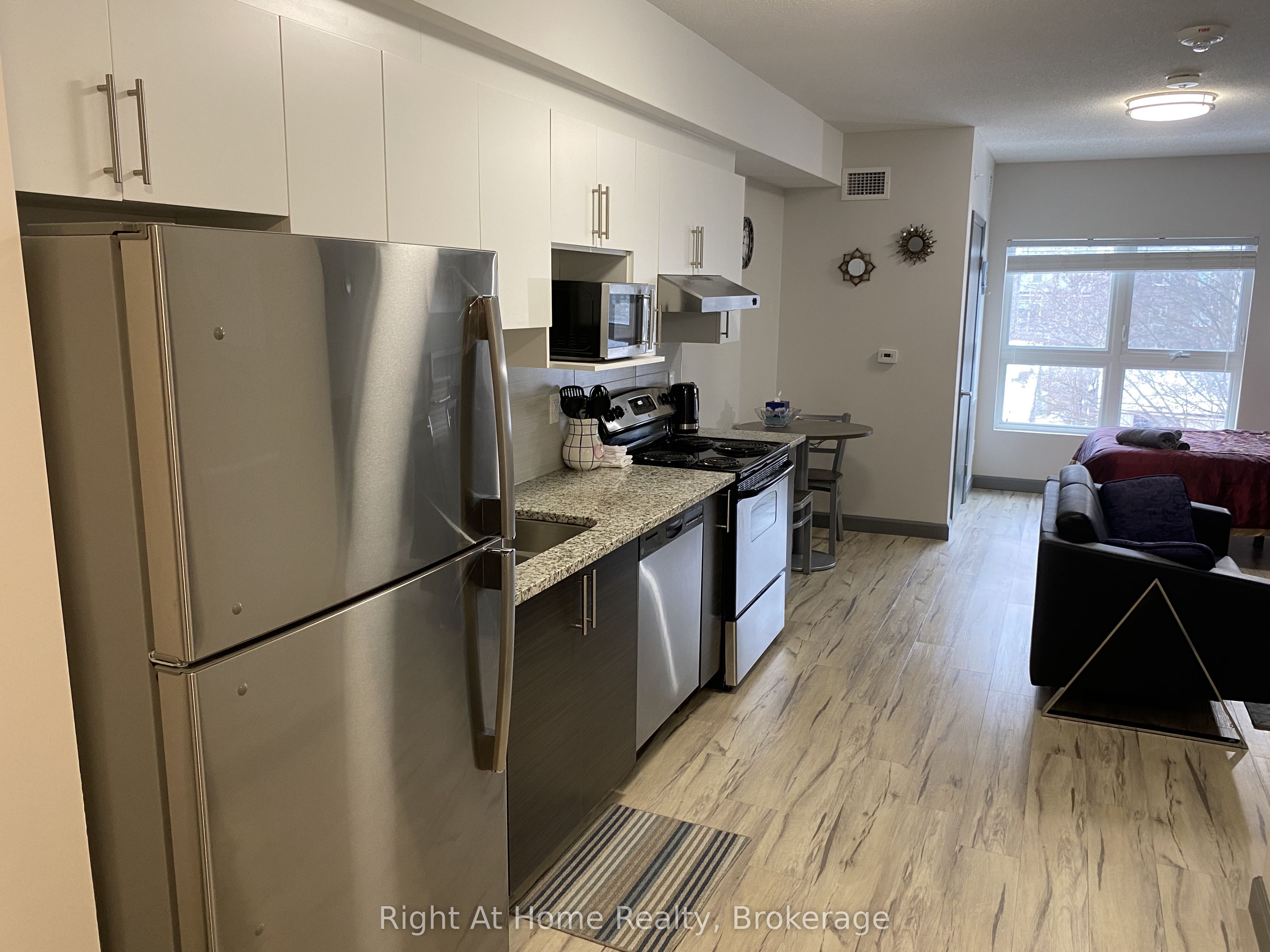 258A Sunview Street 1710, Waterloo, ON N2L 3V9