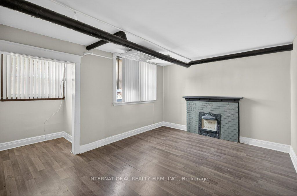 109 Balsam Avenue S 2, Hamilton, ON L8M 3B2