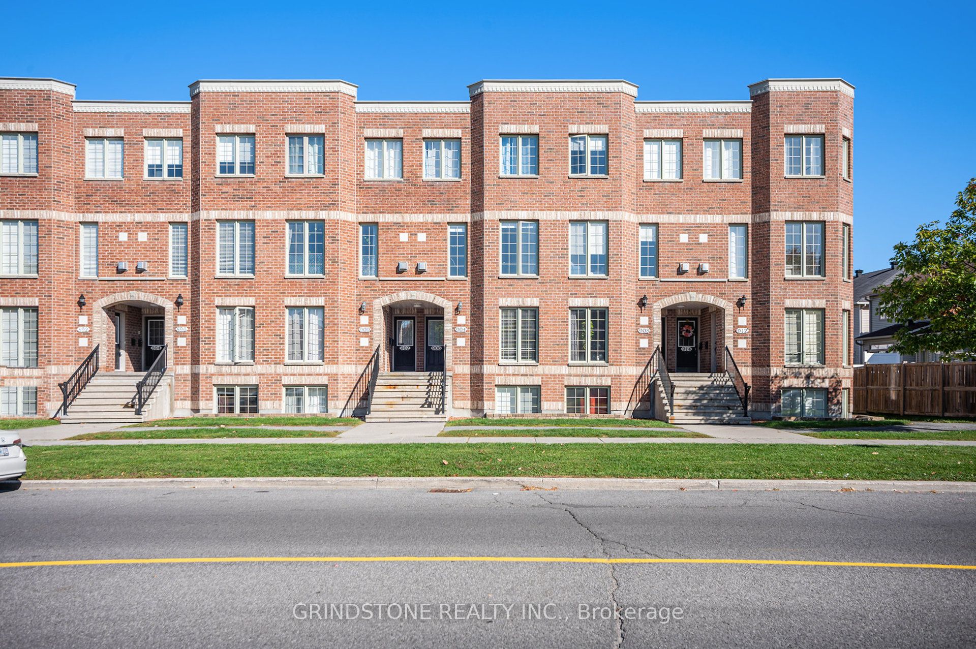 904 Longfields Drive, Barrhaven, ON K2J 5K6 photo 2