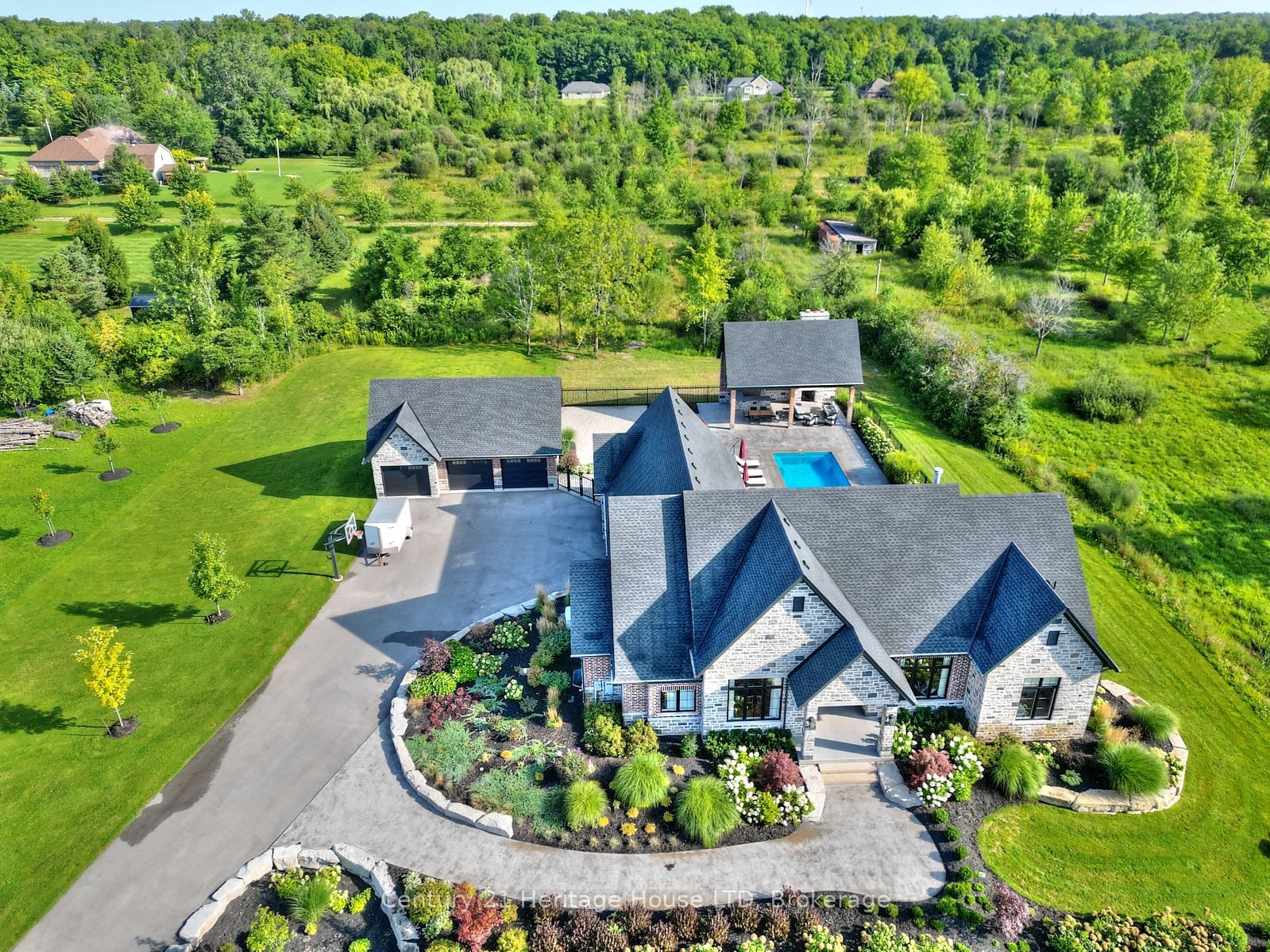 1716 Rebecca Street, Fort Erie, ON L2A 5M4