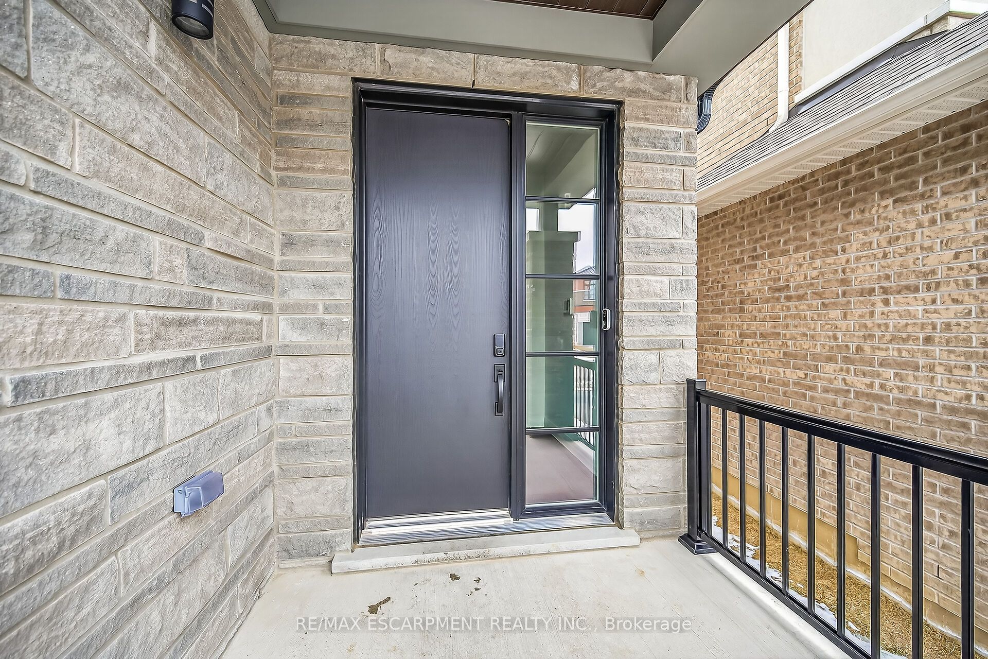 12 Shady Oaks Trail, Hamilton, ON L9B 0E9 photo 3