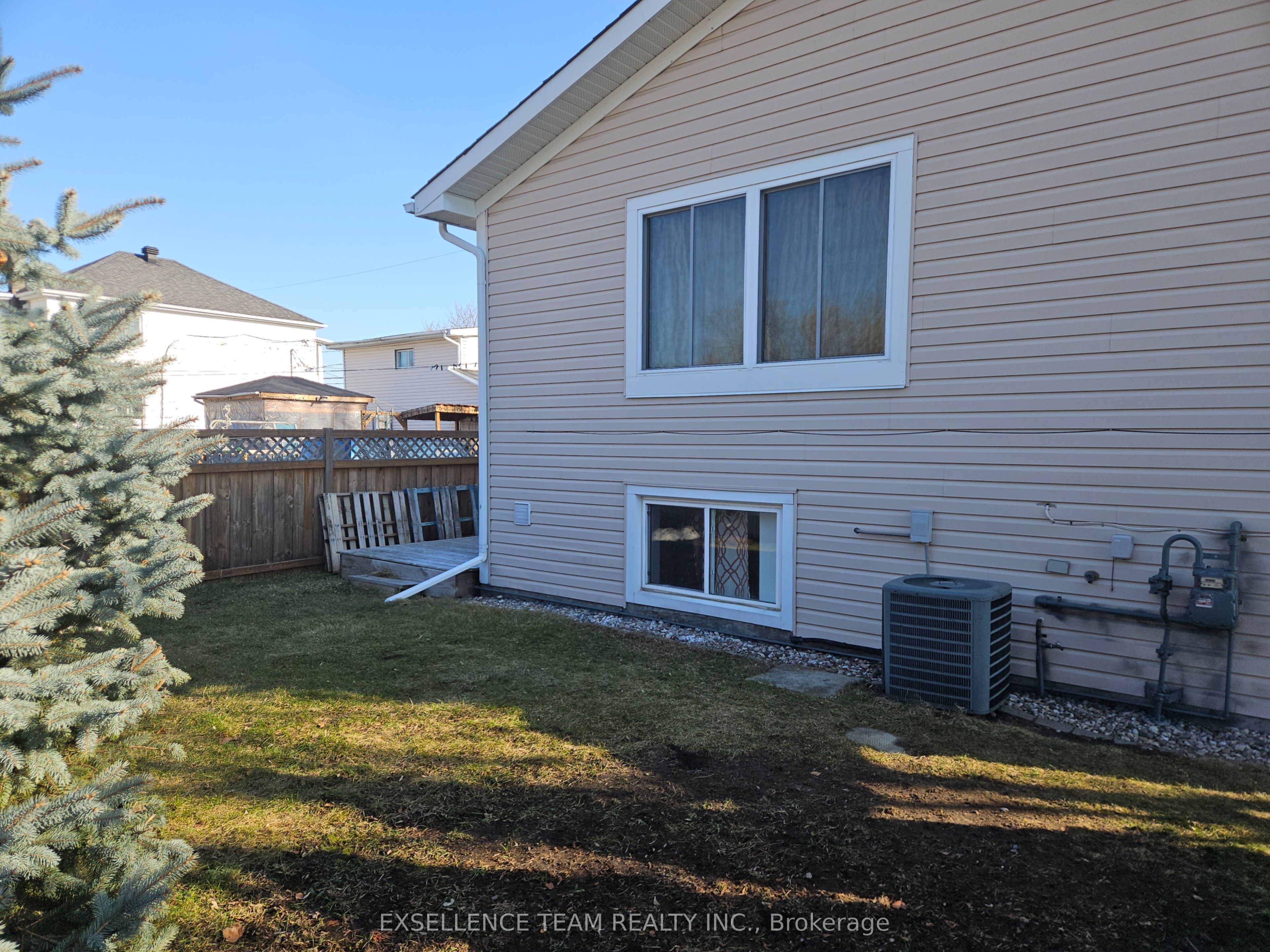 2 Bellamy Street, Cornwall, ON K6J 3K7 photo 4
